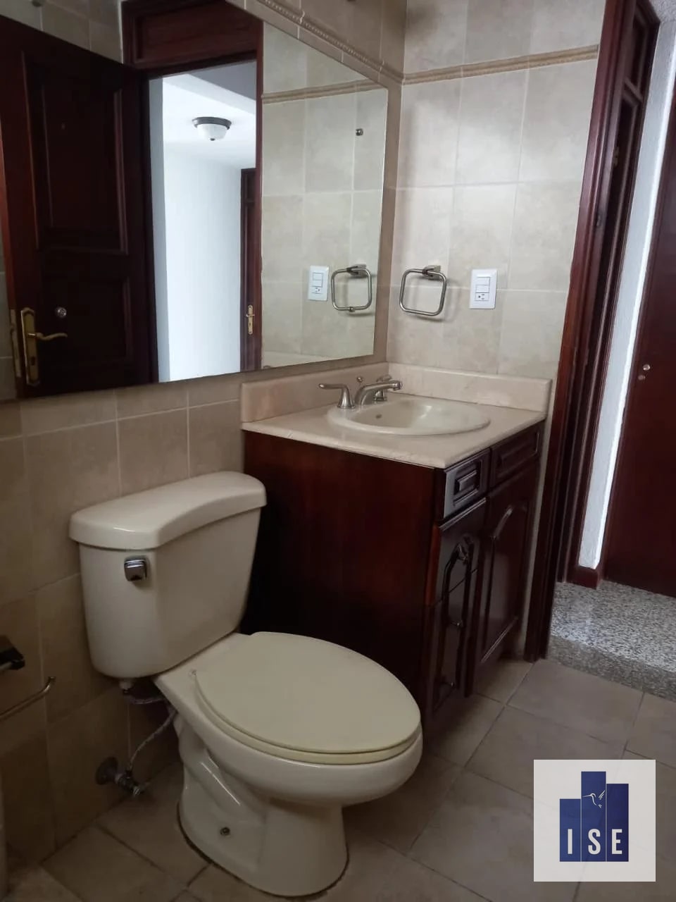Casa en Alquiler Z.10 dentro de condominio — Casa en Venta en Zona 10, Guatemala, Ciudad — foto 2 de 10