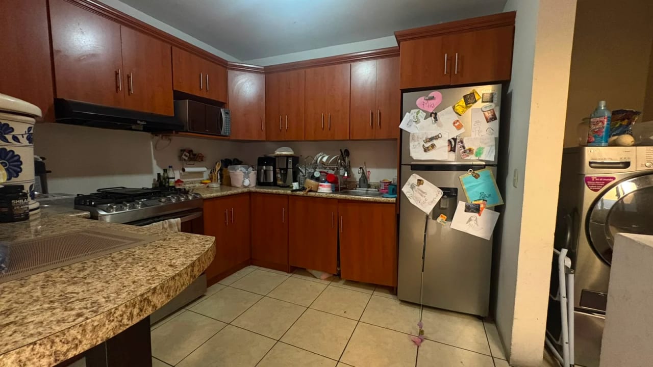VENDO CASA EN COLONIA LO DE COY ZONA 1 DE MIXCO — Casa en Venta en Zona 1 Mixco, Guatemala, Ciudad — foto 2 de 9