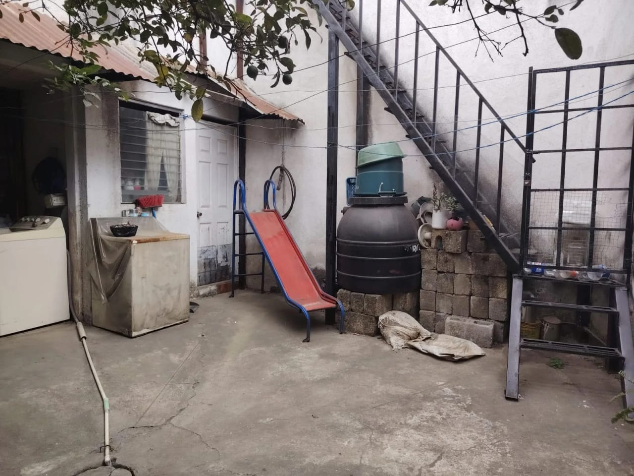 VENDO CASA EN COLONIA SAN JOSÉ EL PLACER VILLA NUEVA ZONA 2 — Casa en Venta en Villa Nueva, Guatemala, Ciudad — foto 4 de 11