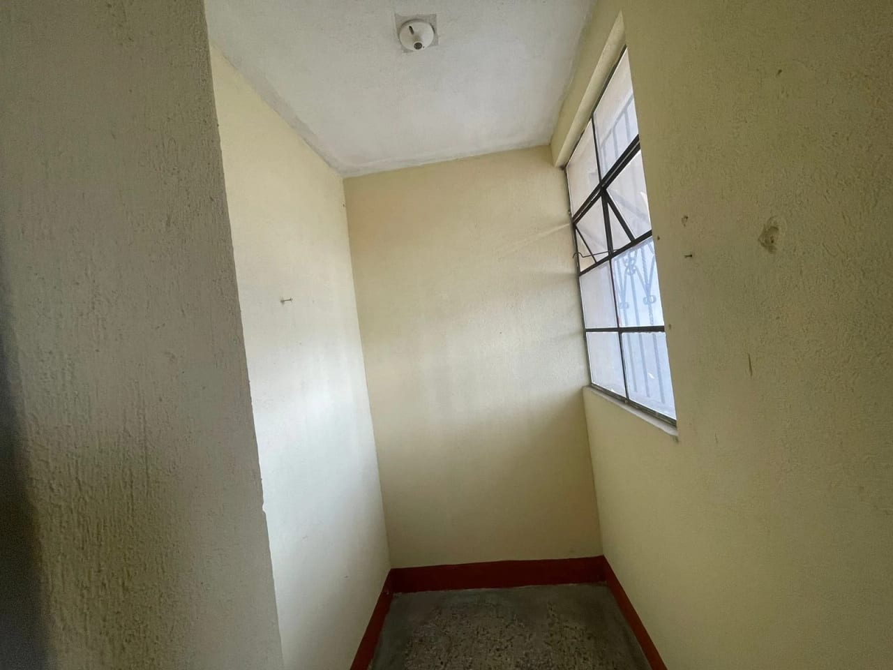 Rento Casa Ideal para Oficinas en Colonia la Brigada Zona 7 de Mixco — Casa en Alquiler en Zona 7 Mixco, Guatemala, Ciudad — foto 4 de 16