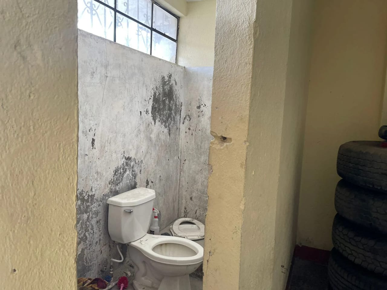 Rento Casa Ideal para Oficinas en Colonia la Brigada Zona 7 de Mixco — Casa en Alquiler en Zona 7 Mixco, Guatemala, Ciudad — foto 7 de 16