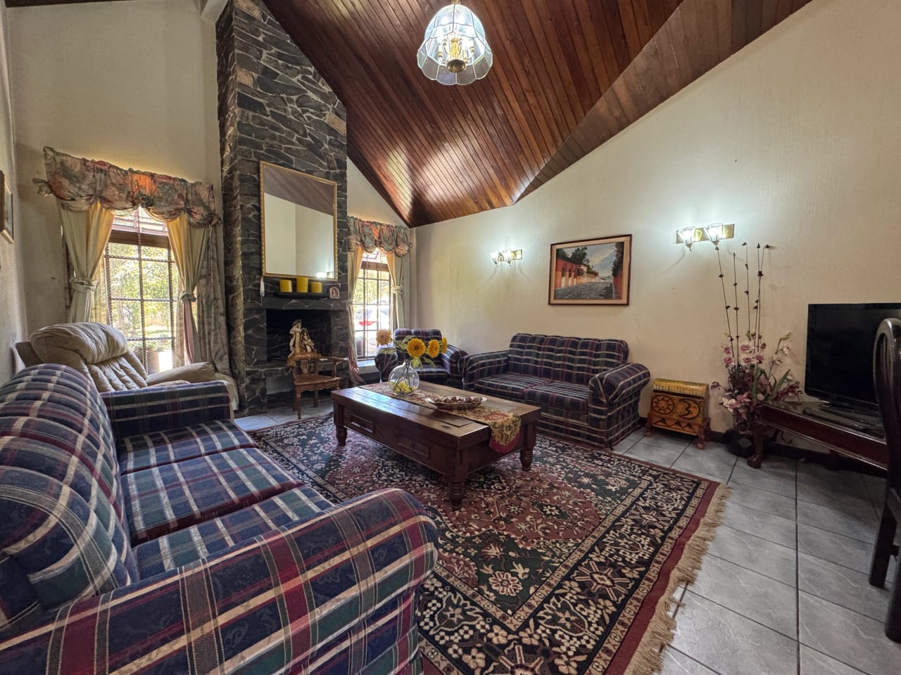 Rento Casa con Excelente Ubicación en San Lucas Sacatepequez — Casa en Alquiler en San Lucas Sacatepéquez, Sacatepéquez — foto 6 de 17