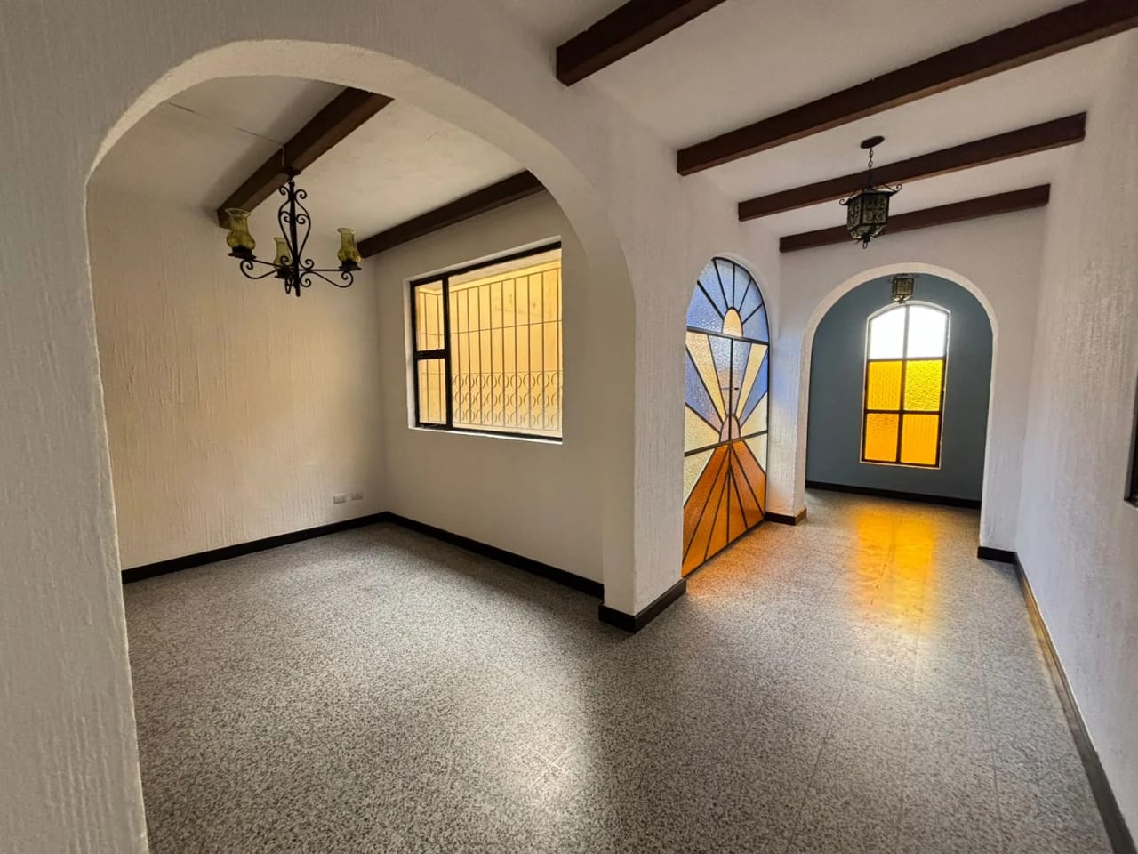 Rento Oficinas en Barrio la Recolección Zona 1 — Casa en Alquiler en Zona 1, Guatemala, Ciudad — foto 12 de 17
