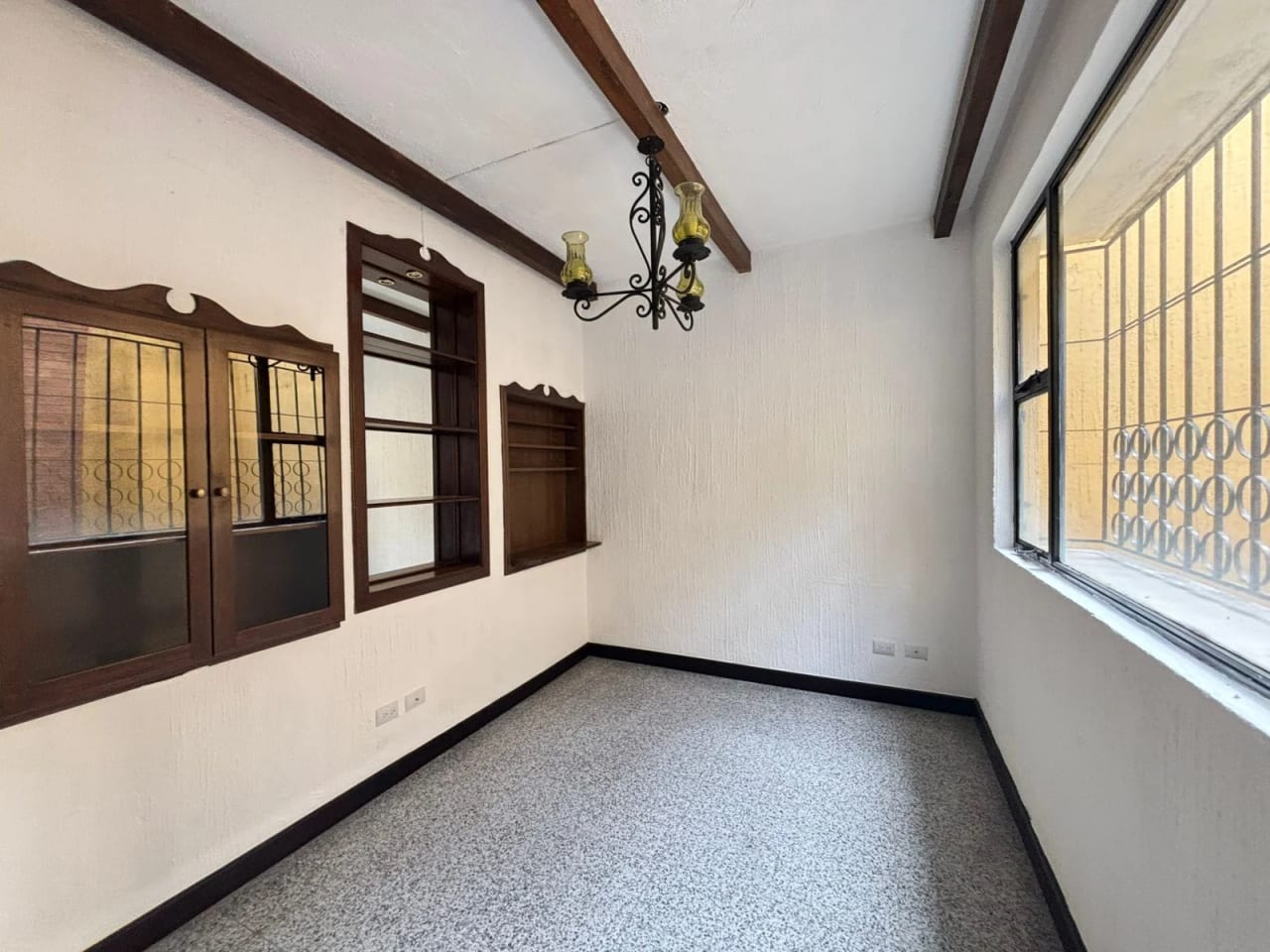 Rento Oficinas en Barrio la Recolección Zona 1 — Casa en Alquiler en Zona 1, Guatemala, Ciudad — foto 13 de 17