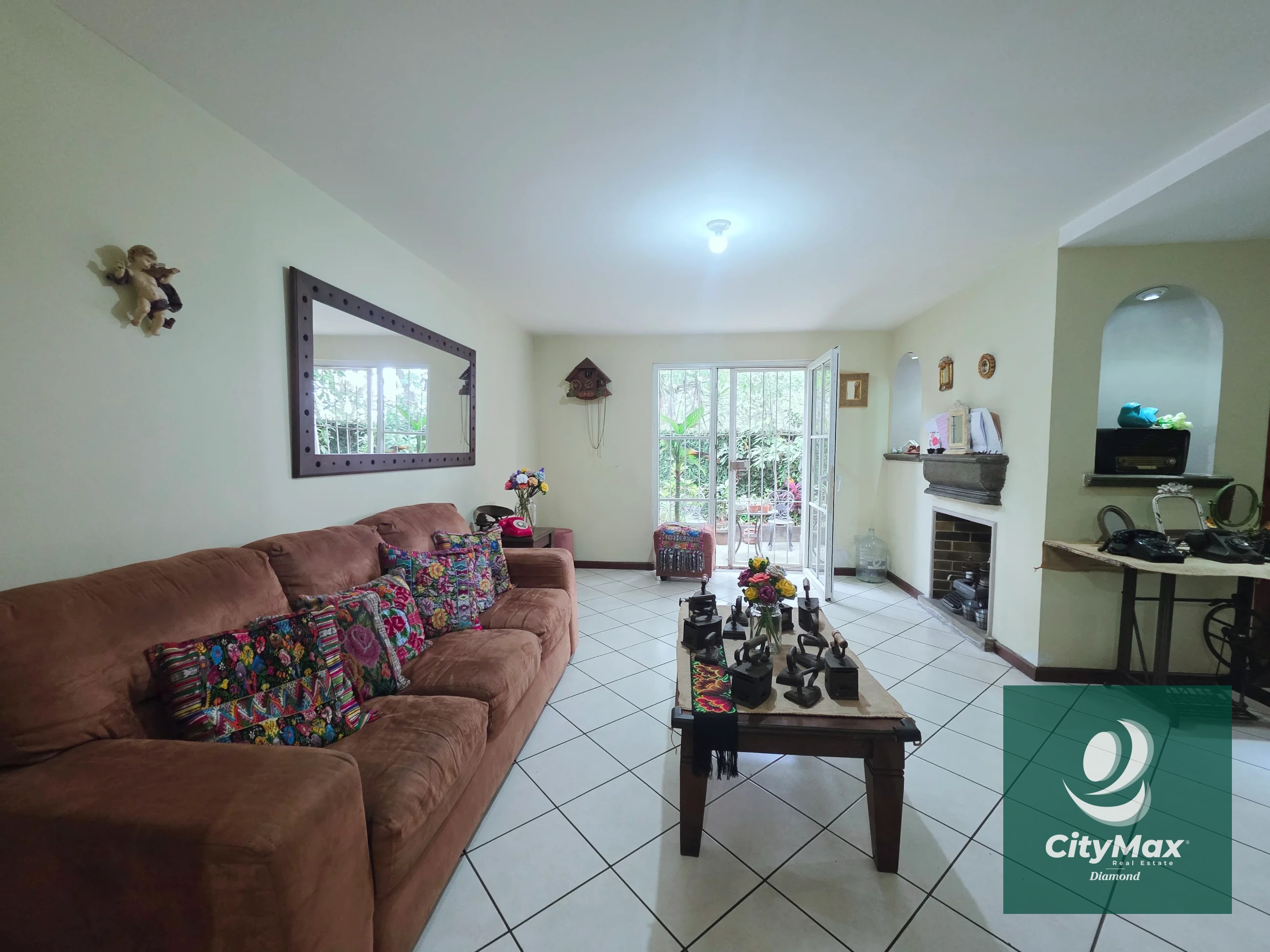 Casa en Venta en Lomas de San Nicolas Zona 16 - 3