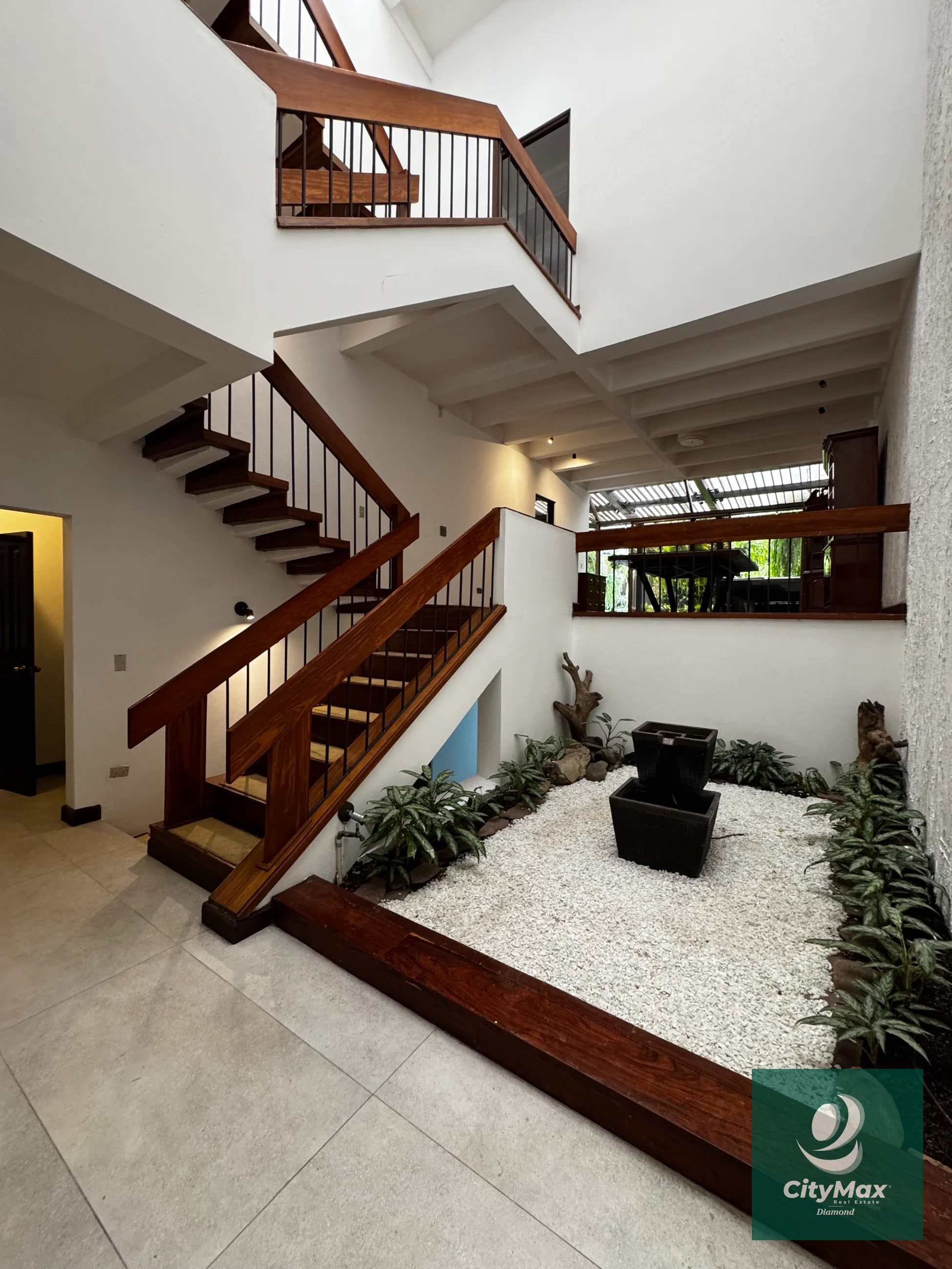 Casa en Venta en Zona 10 entorno Las Margaritas — Casa en Venta en Zona 10, Guatemala, Ciudad — foto 6 de 15