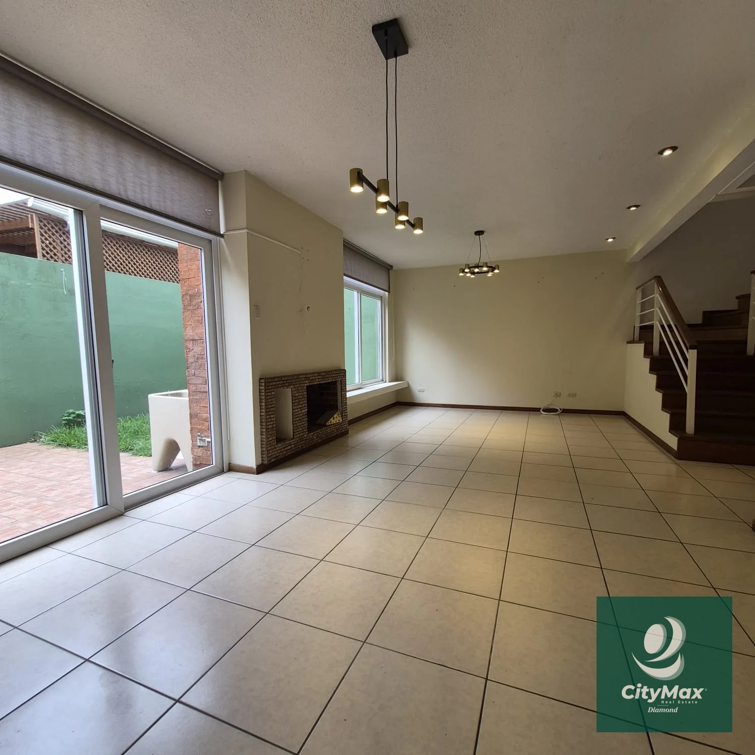 Casa en renta en zona 16 — Casa en Alquiler en Altabosque, Zona 16, Guatemala, Ciudad — foto 2 de 17