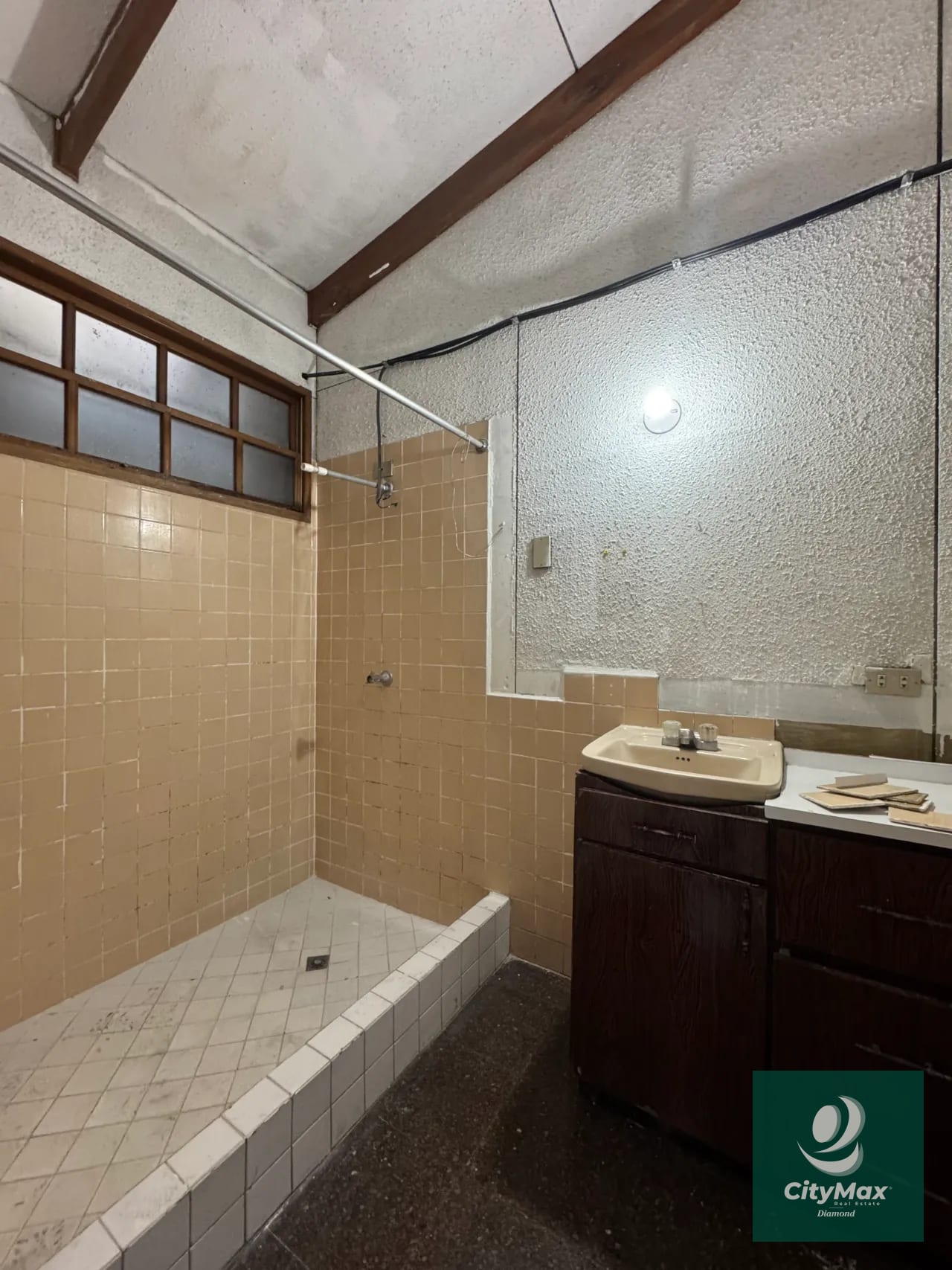 Casa en renta para oficinas zona 9 — Casa en Alquiler en Zona 9, Guatemala, Ciudad — foto 4 de 15