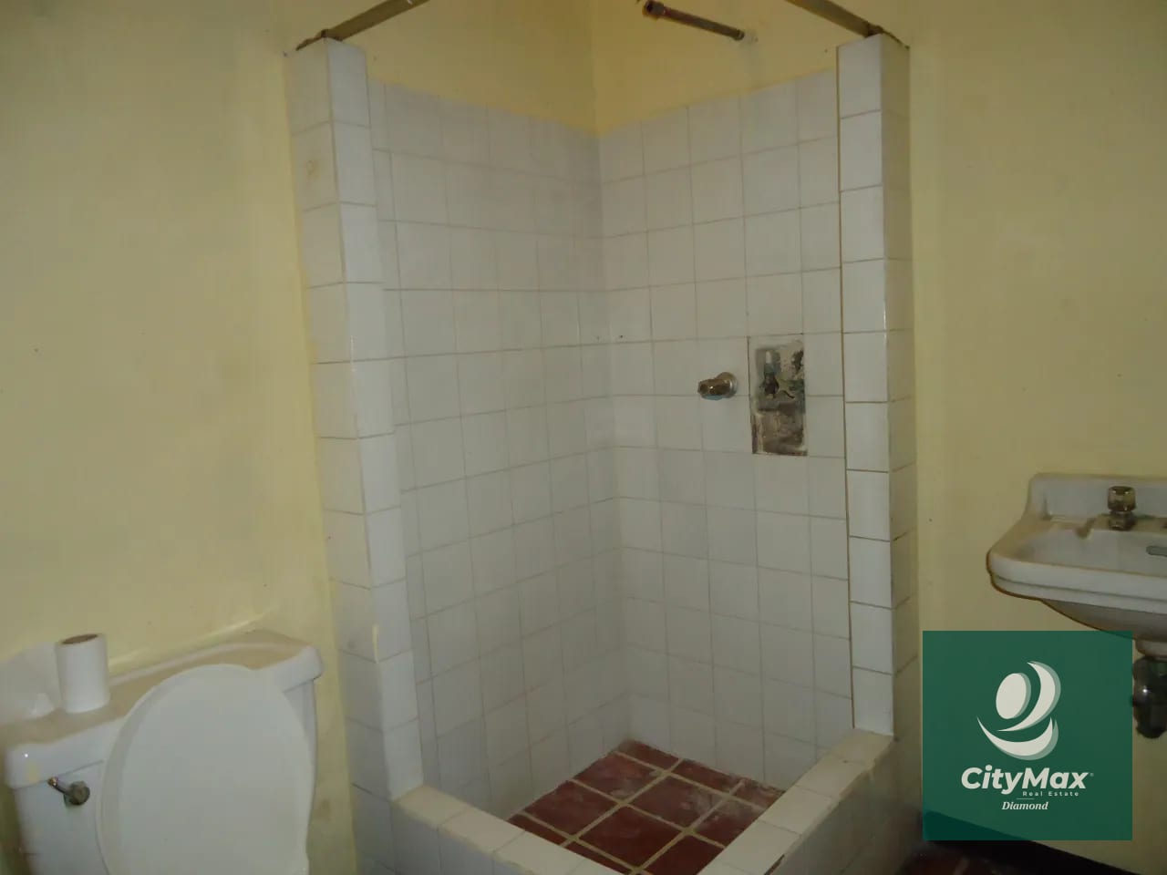 Casa en renta para uso de oficinas o comercio en zona 5 — Casa en Alquiler en La Palmita, Zona 5, Guatemala, Ciudad — foto 9 de 17