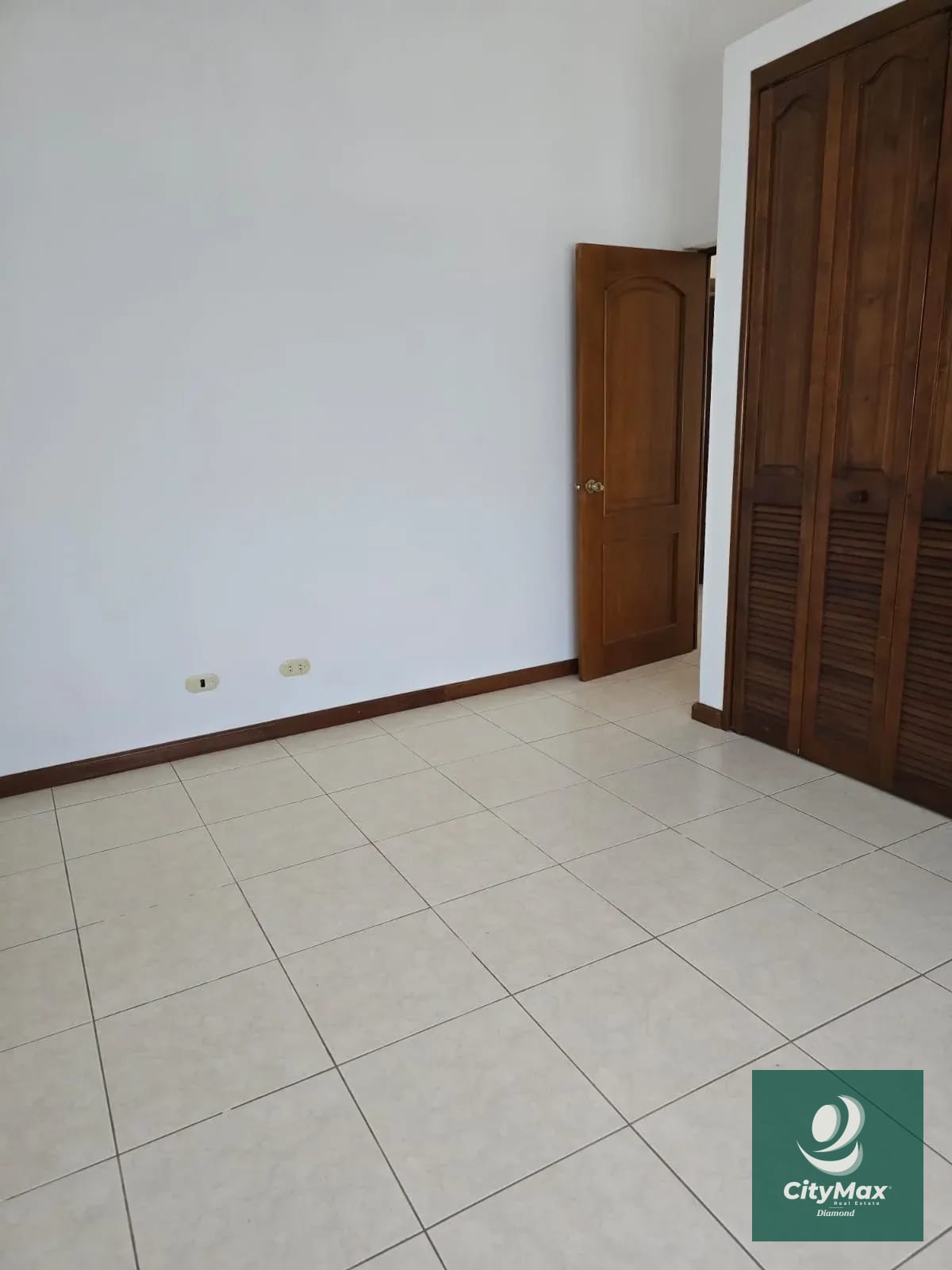 Casa en renta en condomominio en área exclusiva de zona 14 — Casa en Alquiler en Zona 14, Guatemala, Ciudad — foto 11 de 16