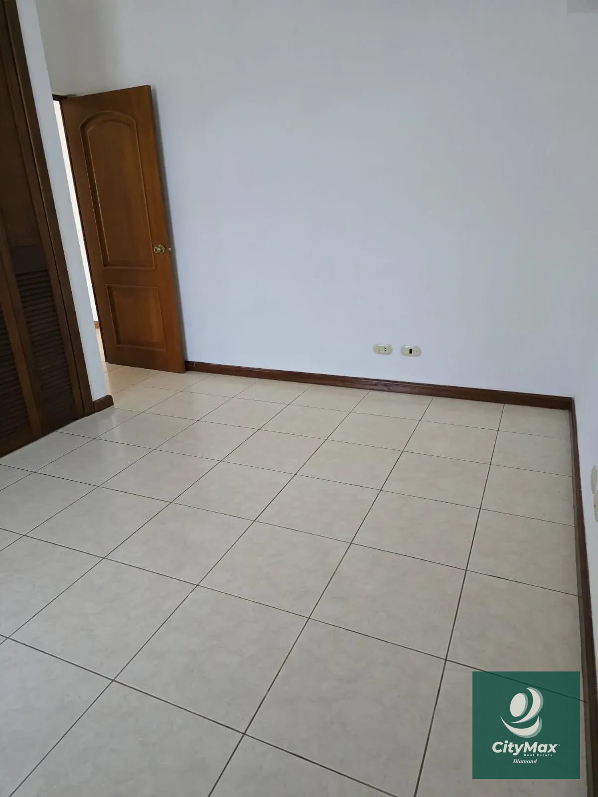 Casa en renta en condomominio en área exclusiva de zona 14 — Casa en Alquiler en Zona 14, Guatemala, Ciudad — foto 13 de 16