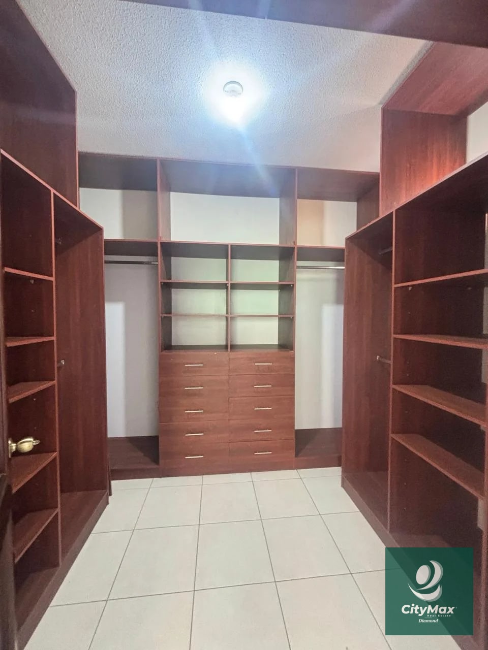 Casa en venta y renta condominio Entreverdes Fraijanes - 4