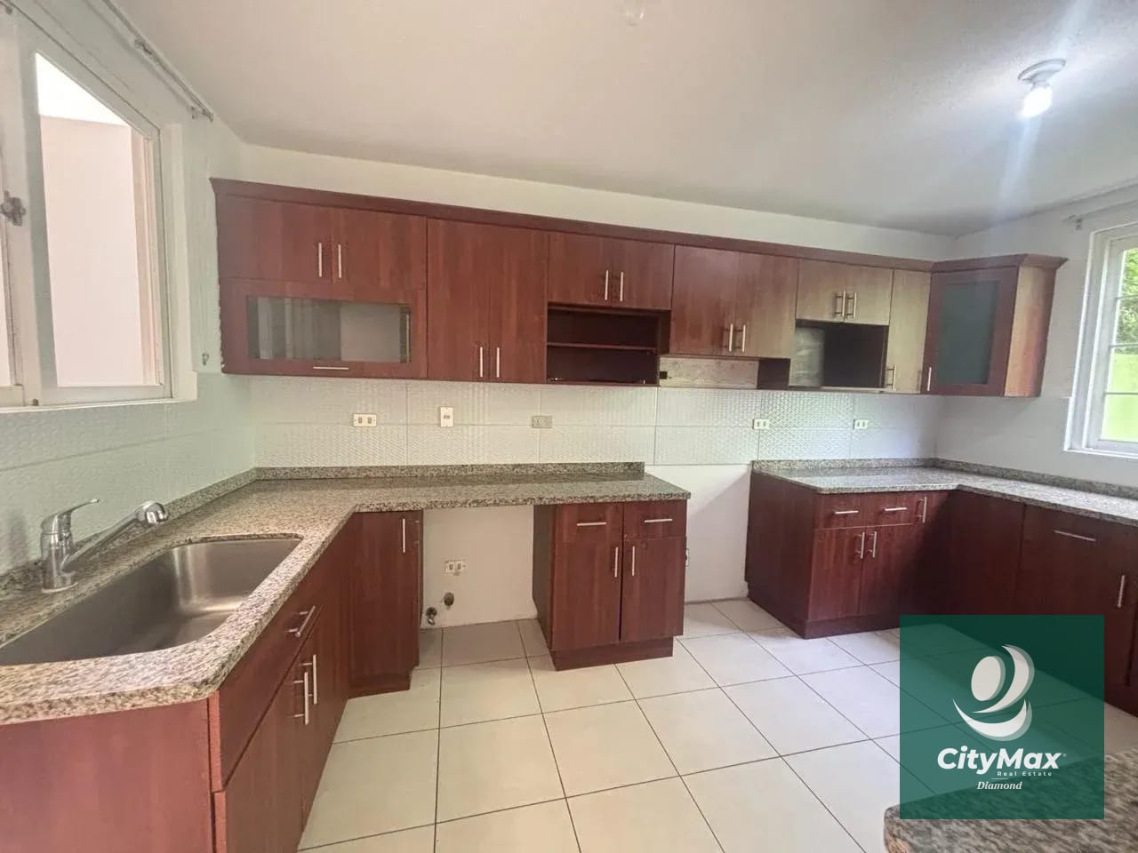 Casa en venta y renta condominio Entreverdes Fraijanes — Casa en Alquiler en Fraijanes, Carretera a El Salvador, Guatemala, Ciudad — foto 2 de 15