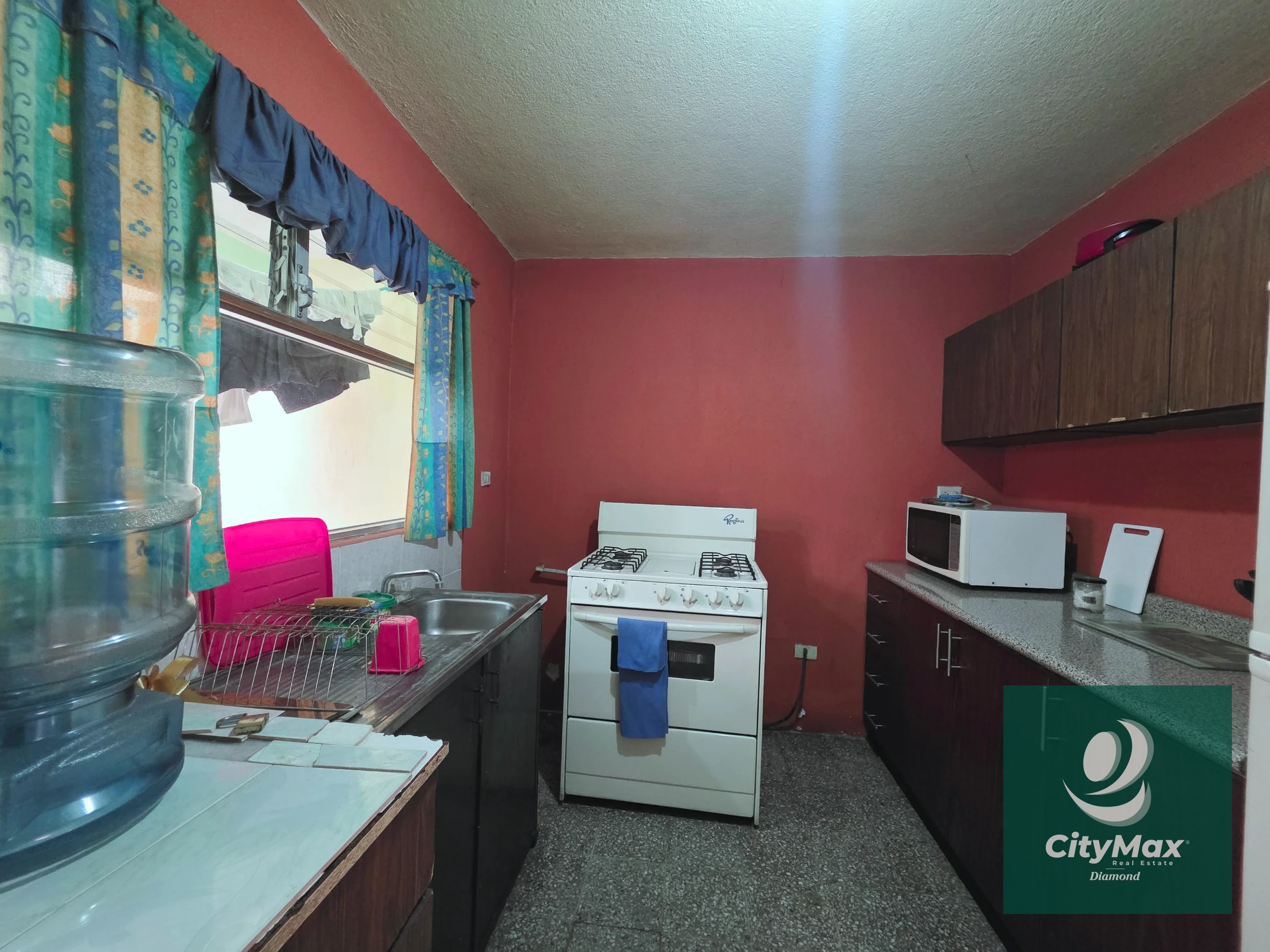 Casa en Venta con Apartamento y Locales en Zona 2 Mixco — Casa en Venta en Zona 2 Mixco, Guatemala, Ciudad — foto 8 de 17