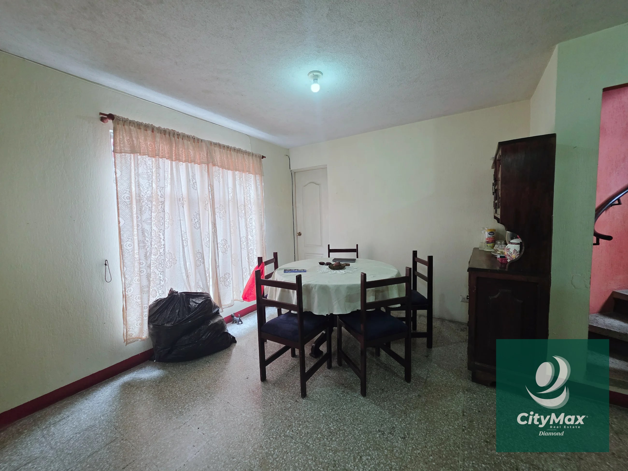 Casa en Venta con Apartamento y Locales en Zona 2 Mixco — Casa en Venta en Zona 2 Mixco, Guatemala, Ciudad — foto 13 de 17