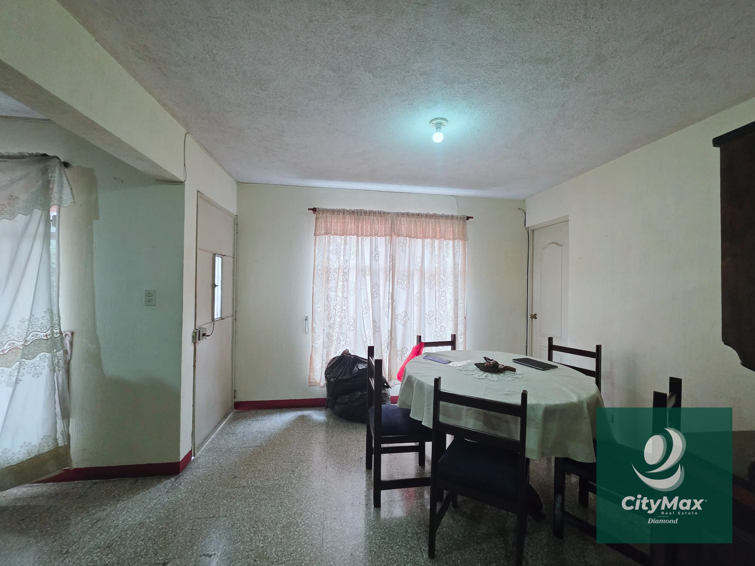 Casa en Venta con Apartamento y Locales en Zona 2 Mixco — Casa en Venta en Zona 2 Mixco, Guatemala, Ciudad — foto 14 de 17