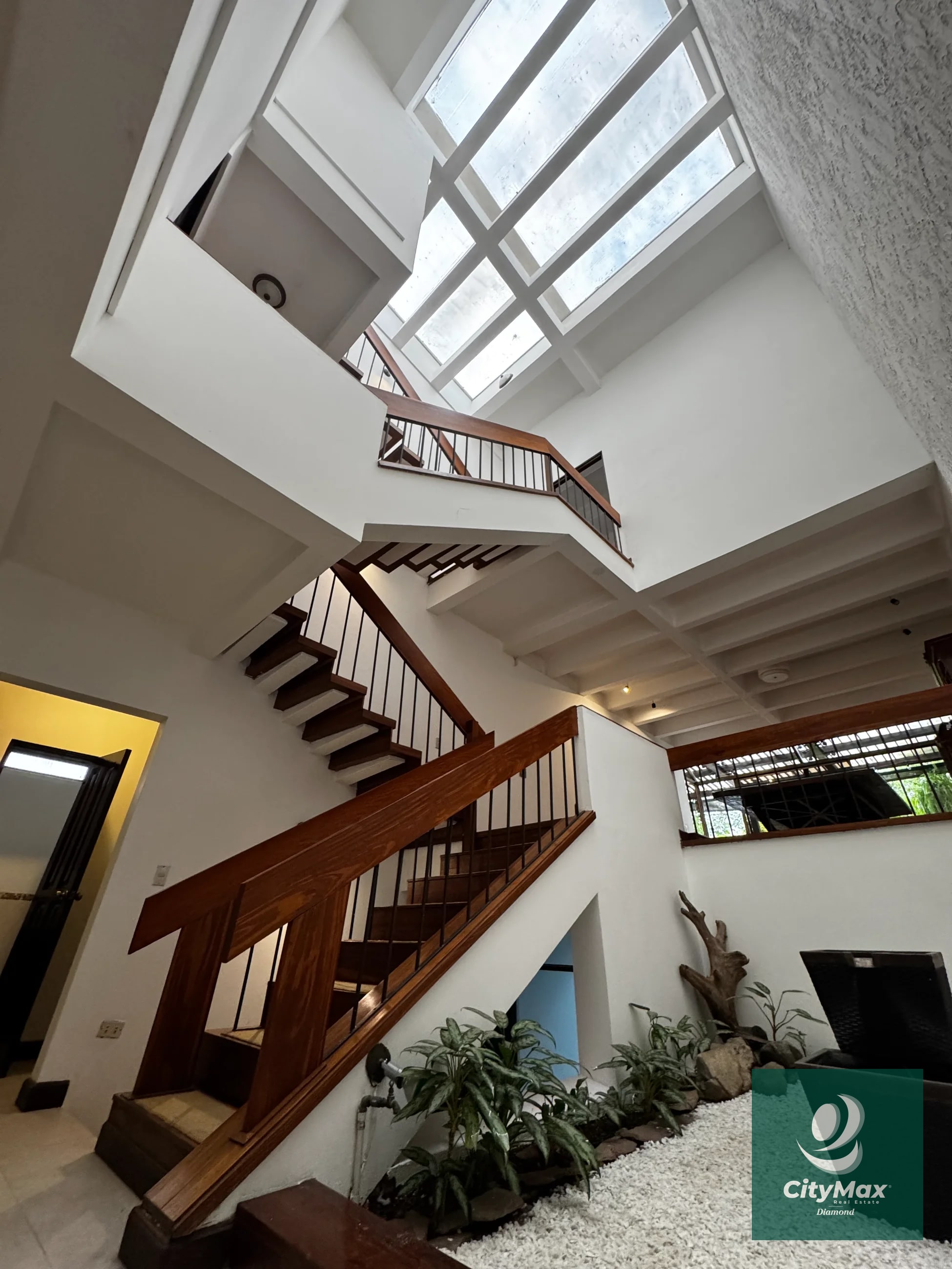 Casa en Venta en Zona 10 entorno Las Margaritas — Casa en Venta en Zona 10, Guatemala, Ciudad — foto 7 de 17