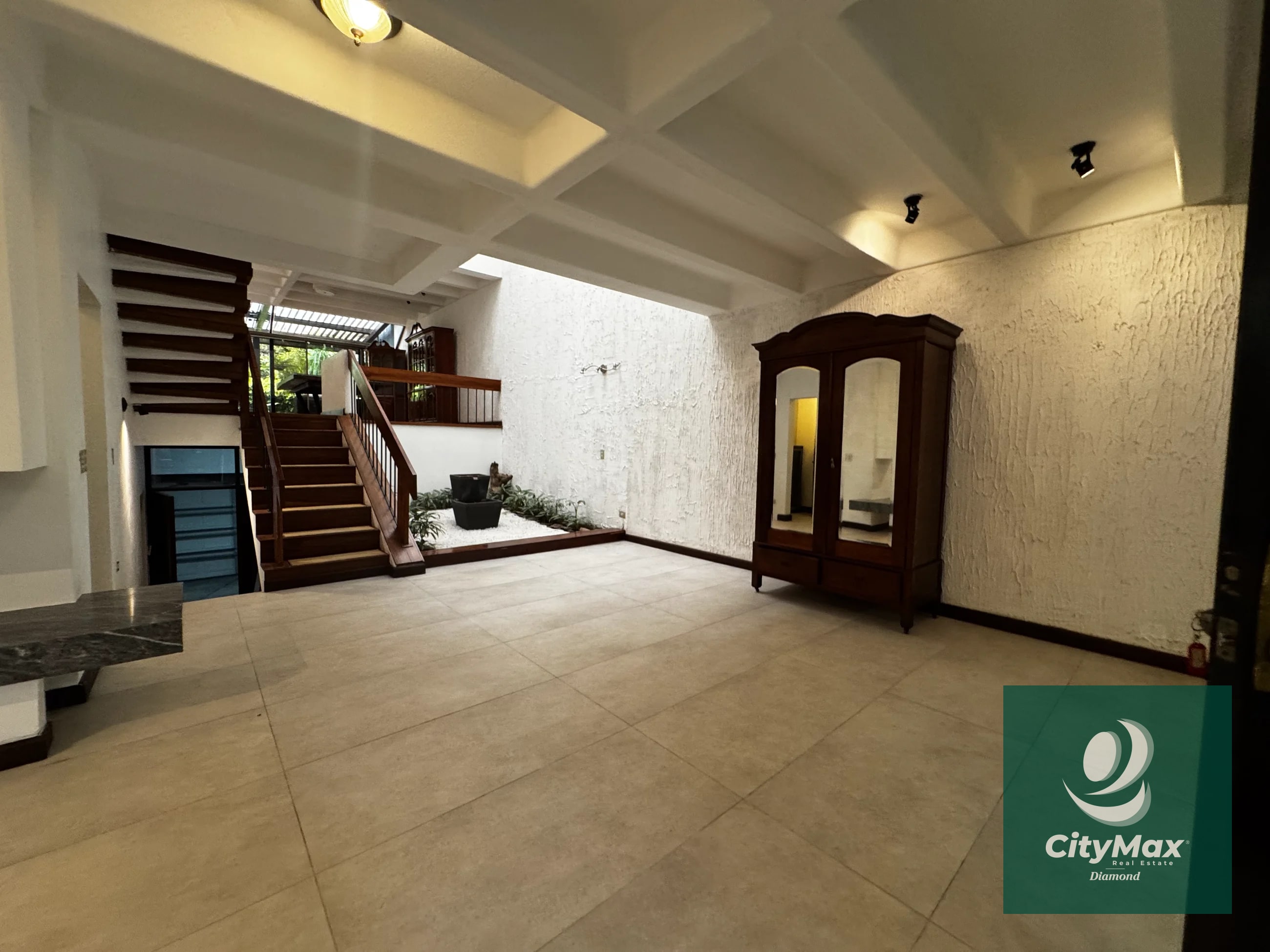 Casa en Venta en Zona 10 entorno Las Margaritas — Casa en Venta en Zona 10, Guatemala, Ciudad — foto 4 de 17