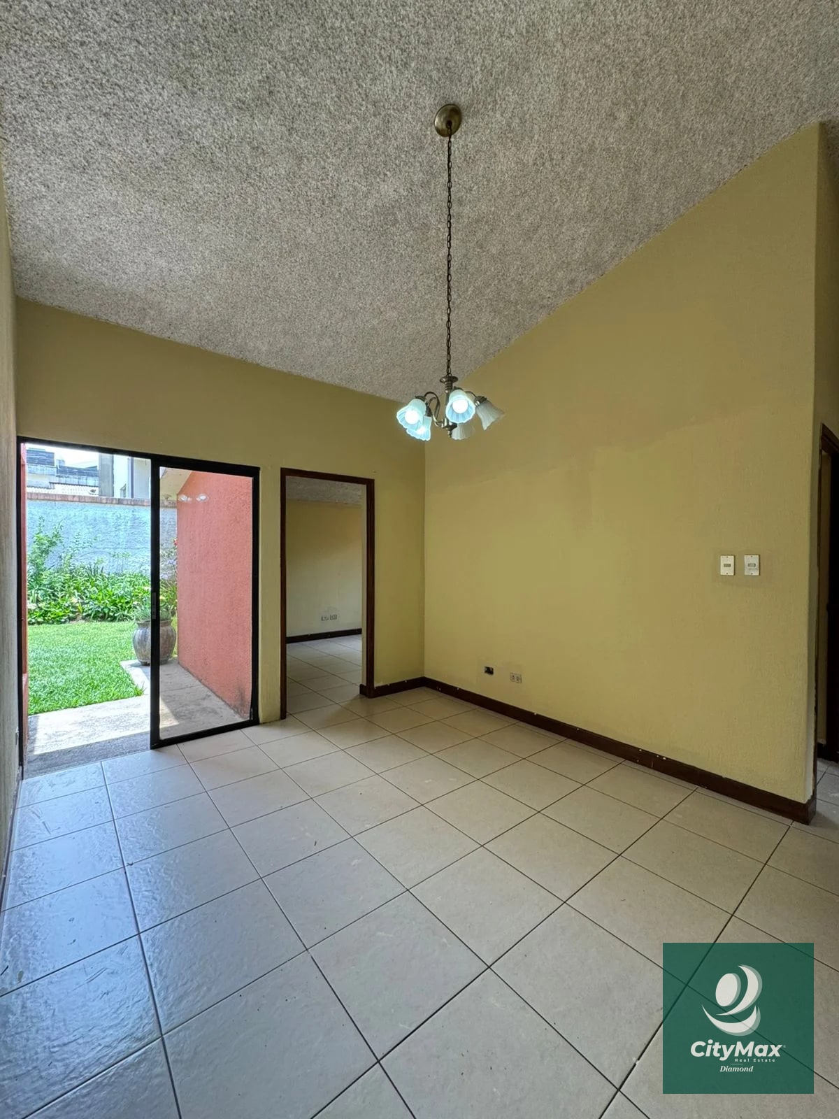 Casa dentro de Condominio en Renta en Km 15 Carretera a El Salvador — Casa en Alquiler en km 11-15, Carretera a El Salvador, Guatemala, Ciudad — foto 2 de 17