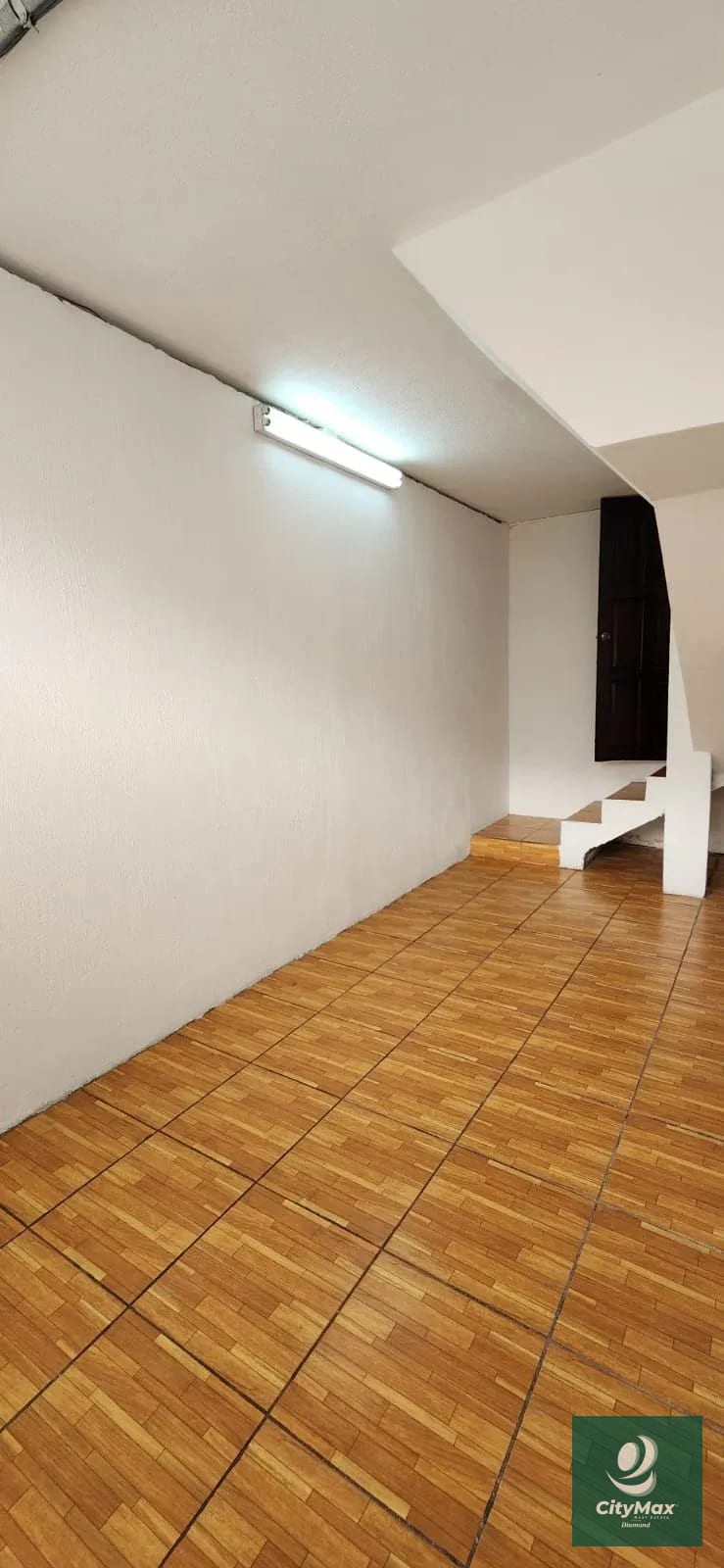 Casa Grande en Venta con Apartamentos en Zona 12 Ciudad de Guatemala — Casa en Venta en Zona 12, Guatemala, Ciudad — foto 1 de 16