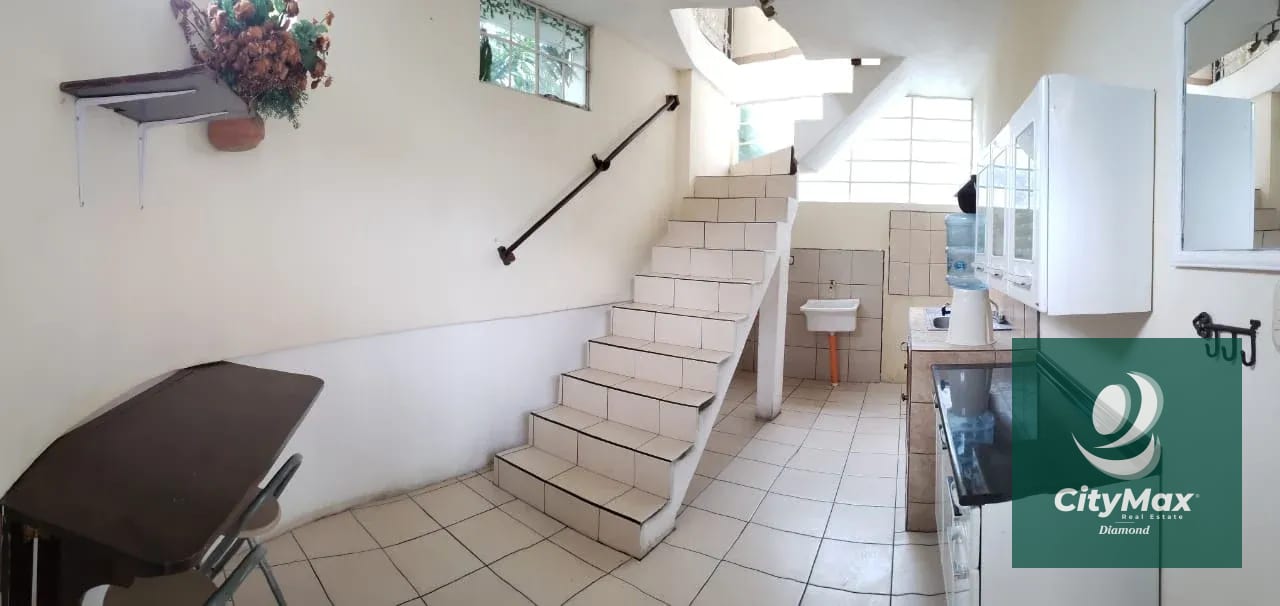 Casa Grande en Venta con Apartamentos en Zona 12 Ciudad de Guatemala — Casa en Venta en Zona 12, Guatemala, Ciudad — foto 8 de 16