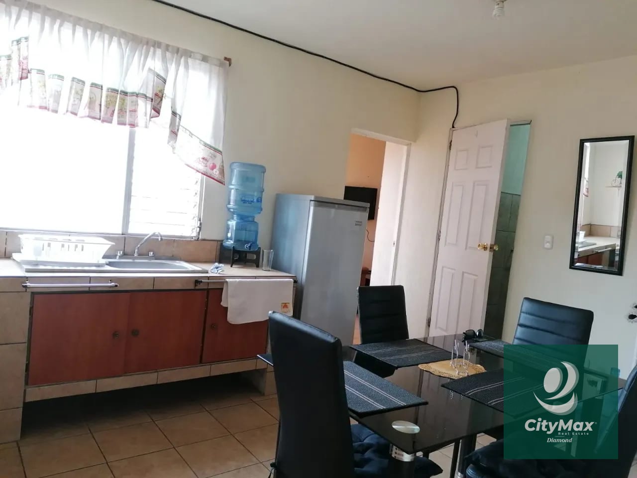 Casa Grande en Venta con Apartamentos en Zona 12 Ciudad de Guatemala — Casa en Venta en Zona 12, Guatemala, Ciudad — foto 14 de 16
