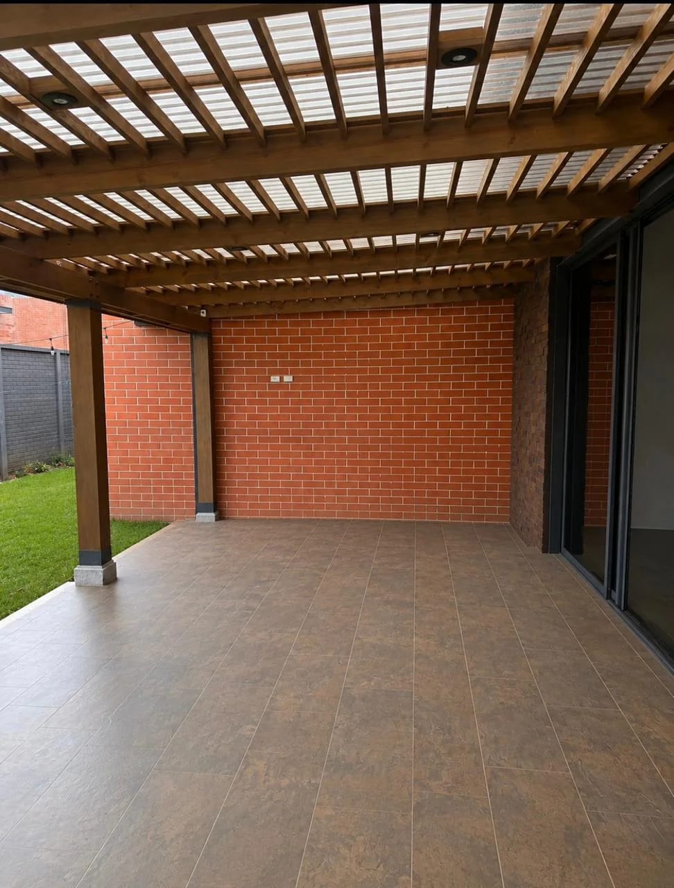 Venta Casa de un Nivel en Condado Concepción — Casa en Venta en Pradera Concepción, Carretera a El Salvador, Guatemala, Ciudad — foto 5 de 12