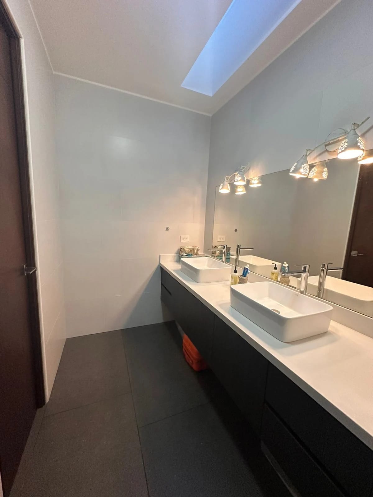 Venta Casa de un Nivel en Condado Concepción — Casa en Venta en Pradera Concepción, Carretera a El Salvador, Guatemala, Ciudad — foto 11 de 12