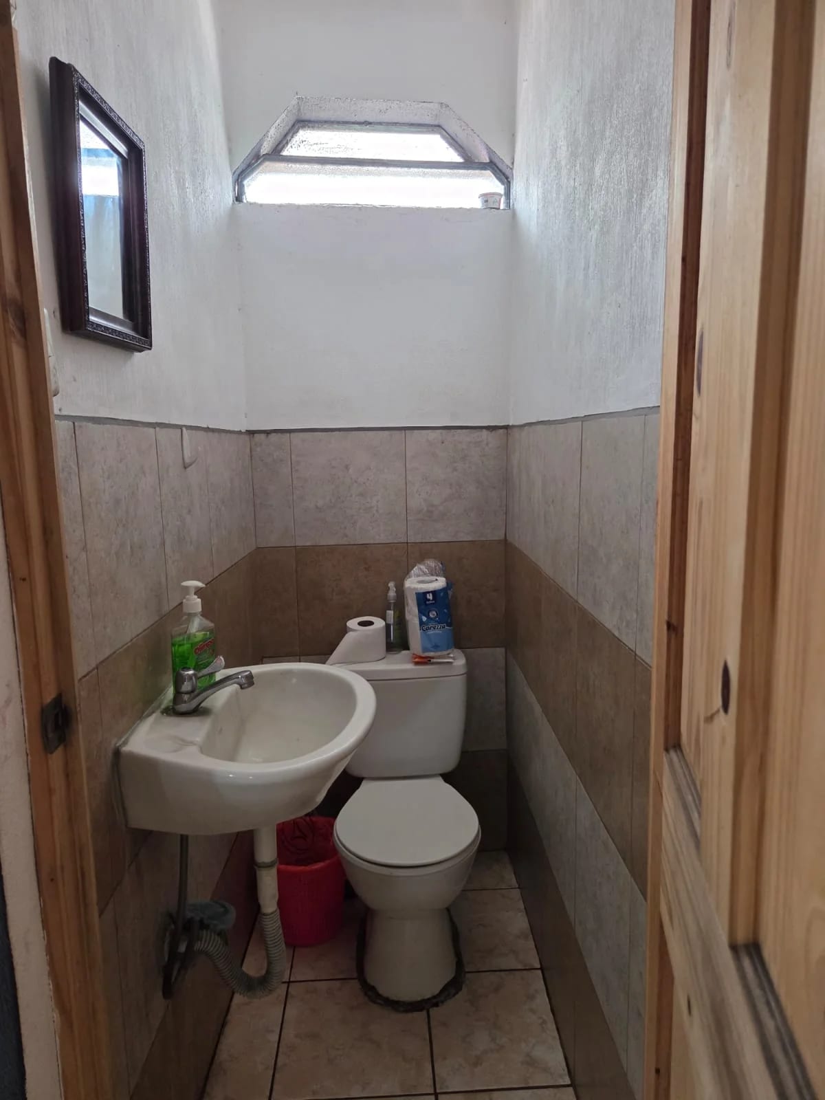 Vendo Casa 2 Niveles Zona 1 Sobre la 1RA Calle y 18 Av. C, Zona 1 REF.6921 — Casa en Venta en Zona 1, Guatemala, Ciudad — foto 8 de 14