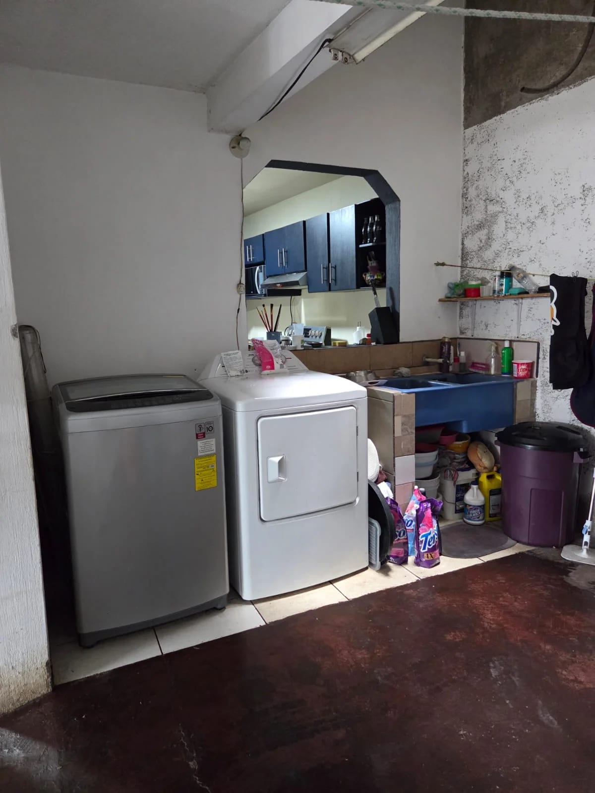 Vendo Casa 2 Niveles Zona 1 Sobre la 1RA Calle y 18 Av. C, Zona 1 REF.6921 — Casa en Venta en Zona 1, Guatemala, Ciudad — foto 12 de 14