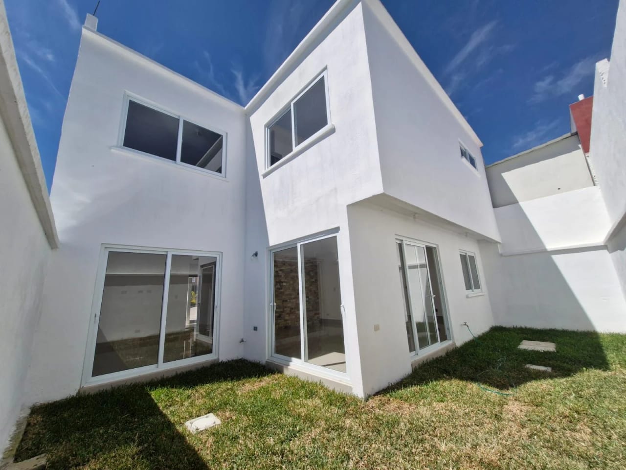 VENDO CASA VILLAS DE PICASO FRAIJANES REF.6915 *232M2, 3 HAB, 3.5 BAÑOS, 2 PARQUEOS, PATIO, Q.1,490K* — Casa en Venta en Carretera a El Salvador, Guatemala, Ciudad — foto 1 de 7