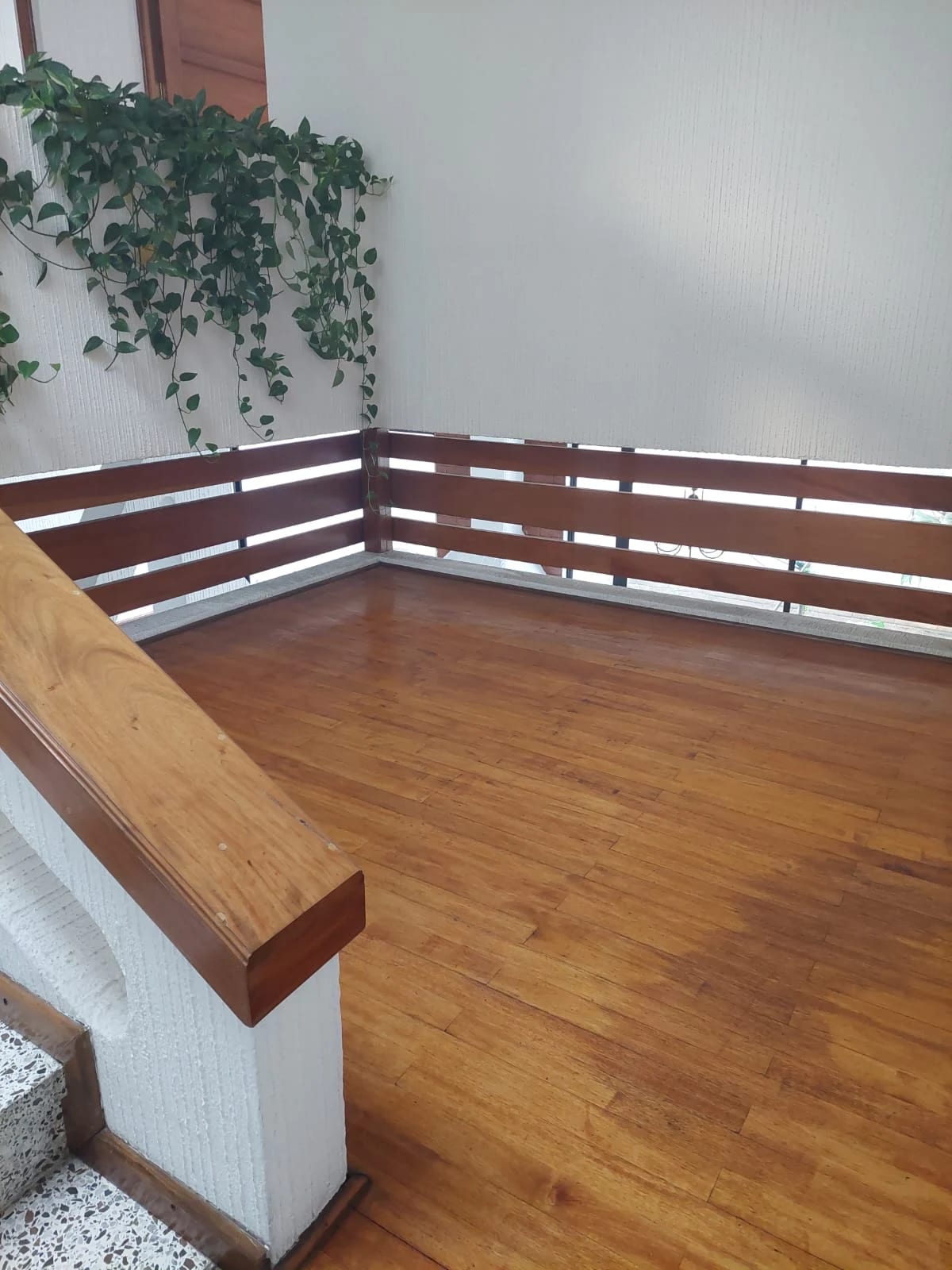 RENTO CASA Z.10 VILLA MARQUEZ REF.6577 *4 BAÑOS, 3 HAB, 3 PARQUEOS, CUARTO SERVICIO, $1344* — Casa en Alquiler en Zona 10, Guatemala, Ciudad — foto 3 de 7