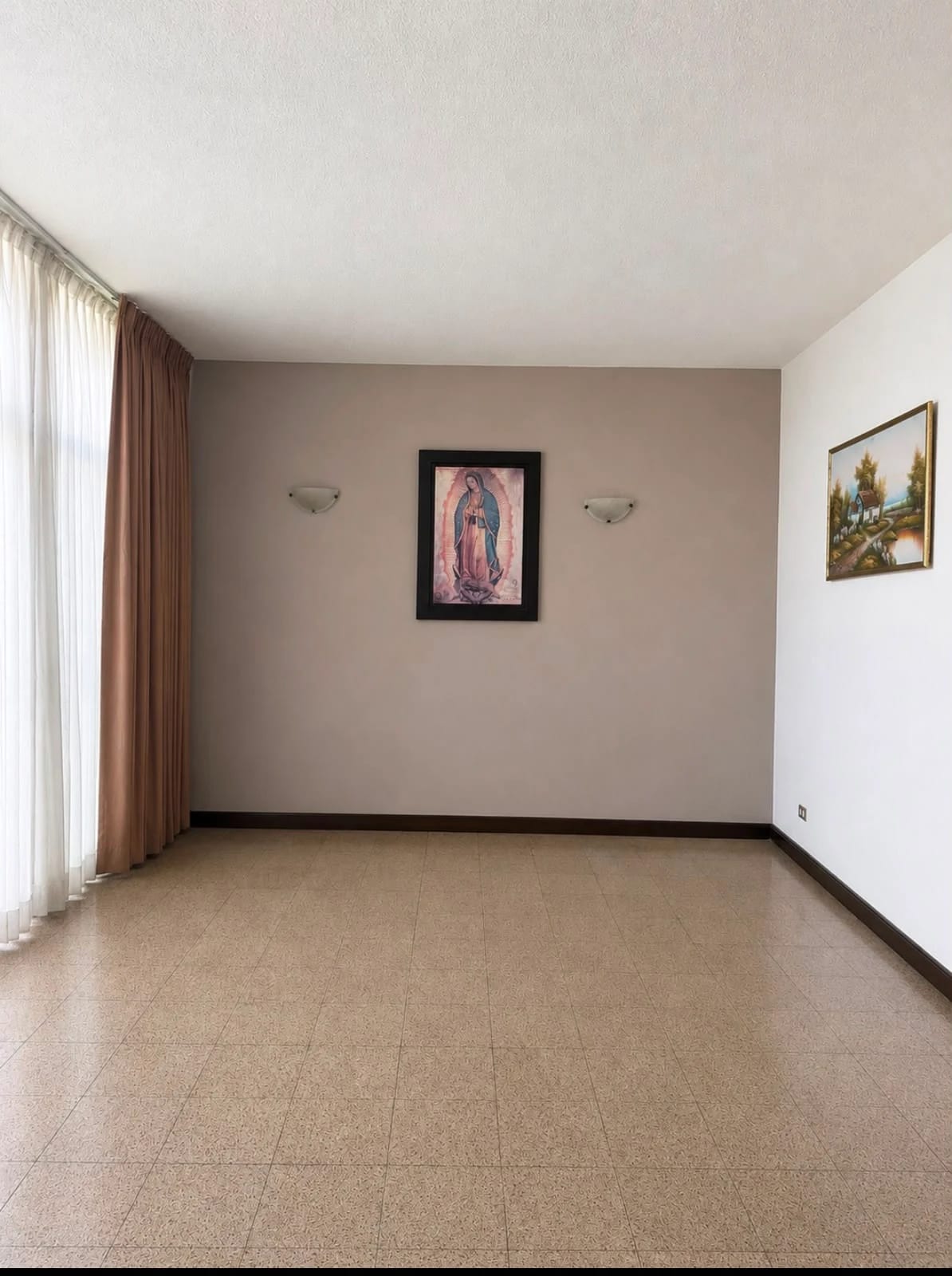 VENDO CASA ZONA 1 POR LA IGLESIA LA RECOLECCIÓN REF.6939 — Casa en Venta en Zona 1, Guatemala, Ciudad — foto 5 de 17