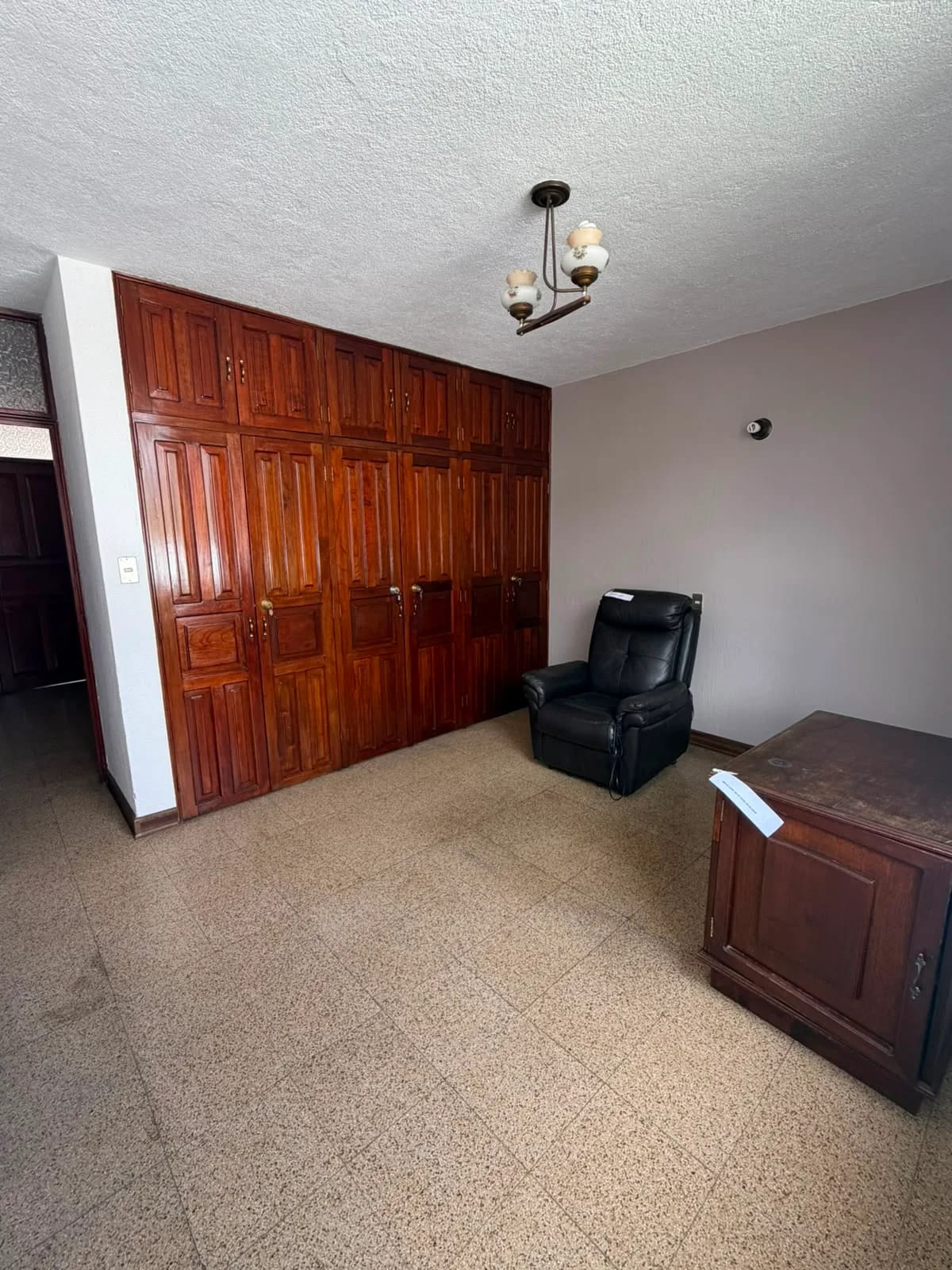 VENDO CASA ZONA 1 POR LA IGLESIA LA RECOLECCIÓN REF.6939 — Casa en Venta en Zona 1, Guatemala, Ciudad — foto 15 de 17
