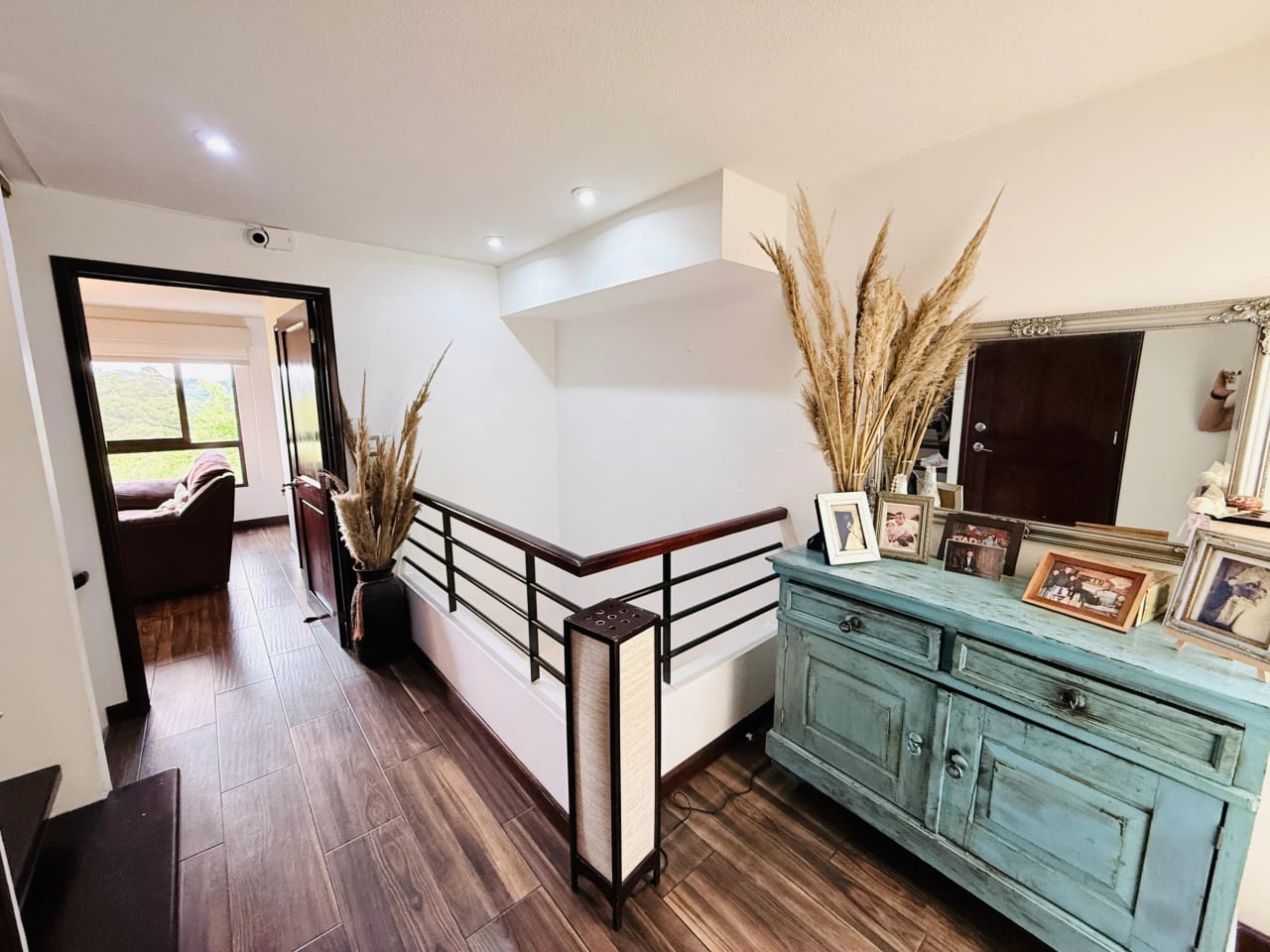 CASA CON PÉRGOLA Y JARDÍN 3 HAB. / SANTUARIA MUXBAL CAES — Casa en Venta en Santuaria Muxbal, Muxbal, Guatemala, Ciudad — foto 2 de 17