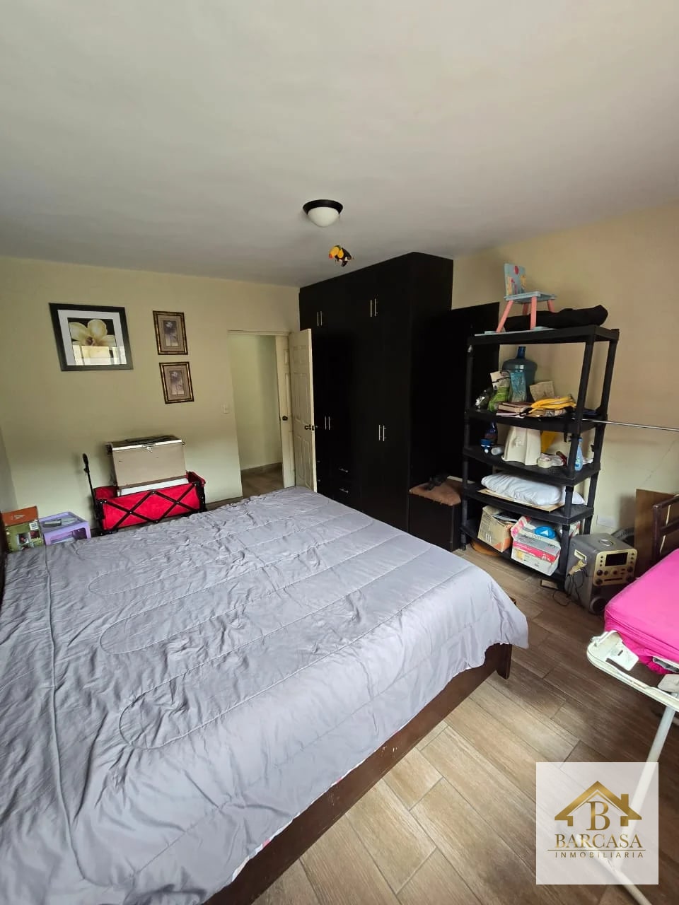 Se vende casa fuera de Garita km 15.5, detrás de Walmart Caes. Habitaciones en el primer Nivel - 9