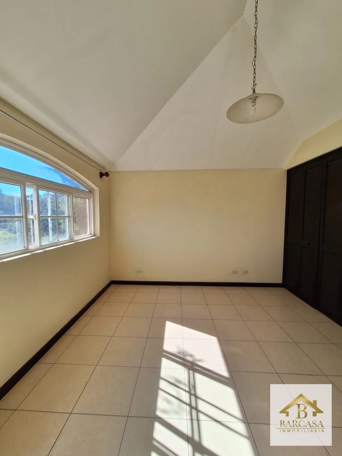 Se vende casa en Residenciales Manantiales km 19.5 carretera a San Jose Pinula - 13