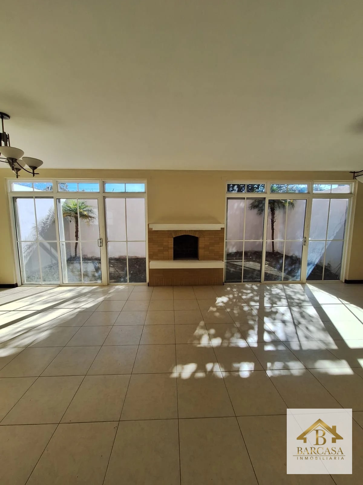 Se vende casa en Residenciales Manantiales km 19.5 carretera a San Jose Pinula - 1