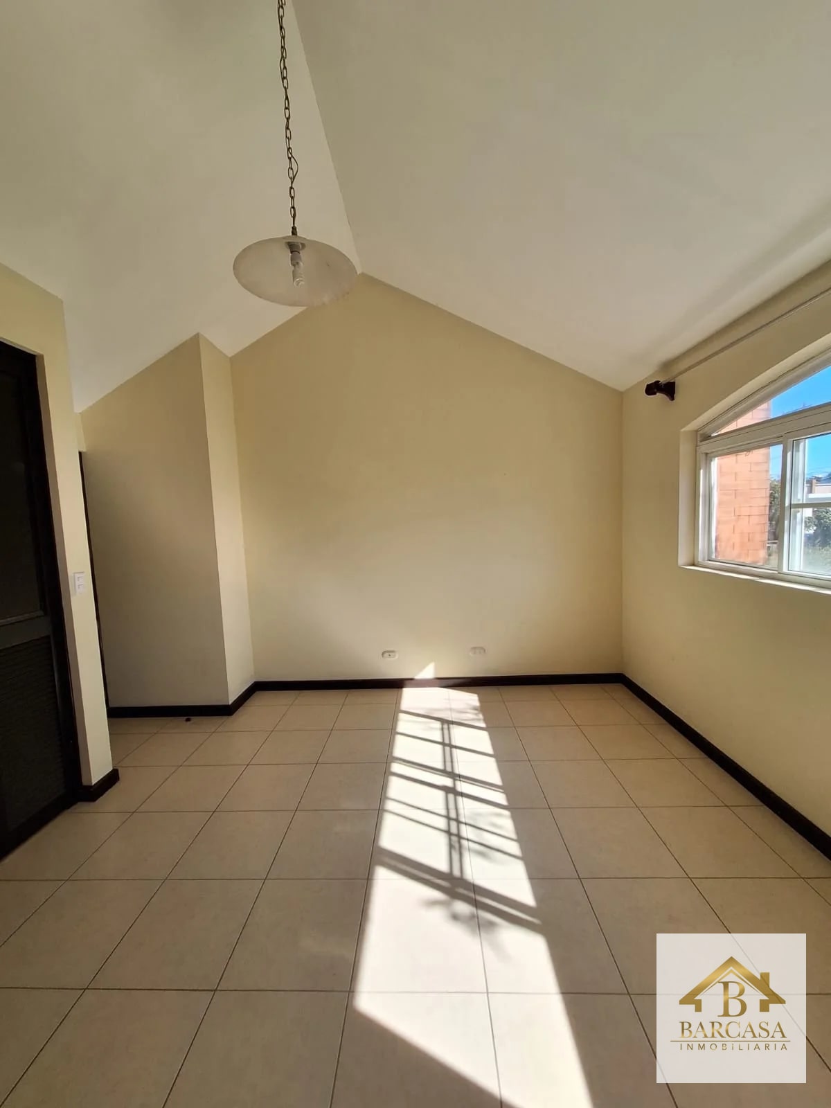 Se vende casa en Residenciales Manantiales km 19.5 carretera a San Jose Pinula - 14