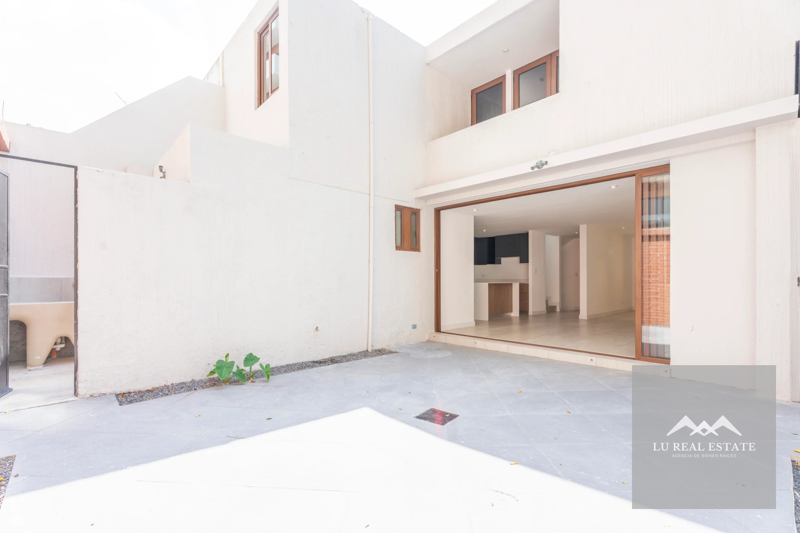 Casa en venta en z10 — Casa en Venta en Zona 10, Guatemala, Ciudad — foto 1 de 13