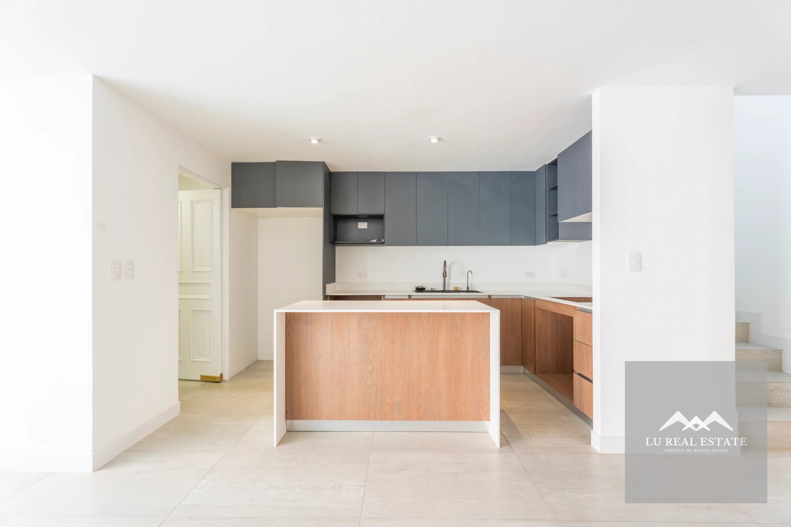 Casa en venta en z10 — Casa en Venta en Zona 10, Guatemala, Ciudad — foto 11 de 13
