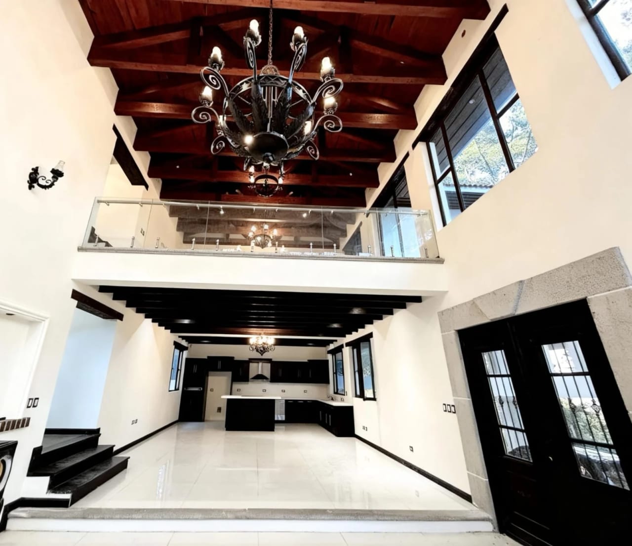 Mansion en VENTA Carretera Interamericana KM 33.8 Santa María Cauque — Casa en Venta en Santiago Sacatepéquez, Sacatepéquez — foto 5 de 13