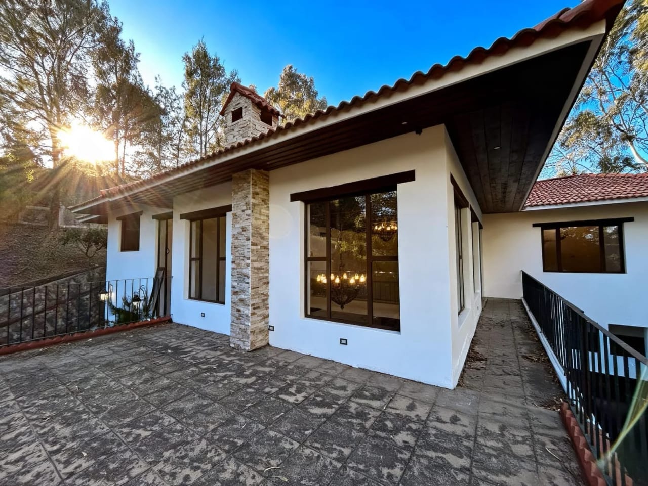 Mansion en VENTA Carretera Interamericana KM 33.8 Santa María Cauque — Casa en Venta en Santiago Sacatepéquez, Sacatepéquez — foto 2 de 13