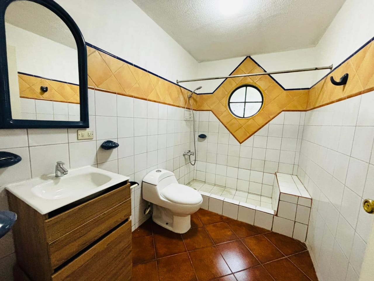 Casa de 3 dormitorios con amplio Jardín, en Km 27 CAES — Casa en Venta en Carretera a El Salvador, Guatemala, Ciudad — foto 15 de 17
