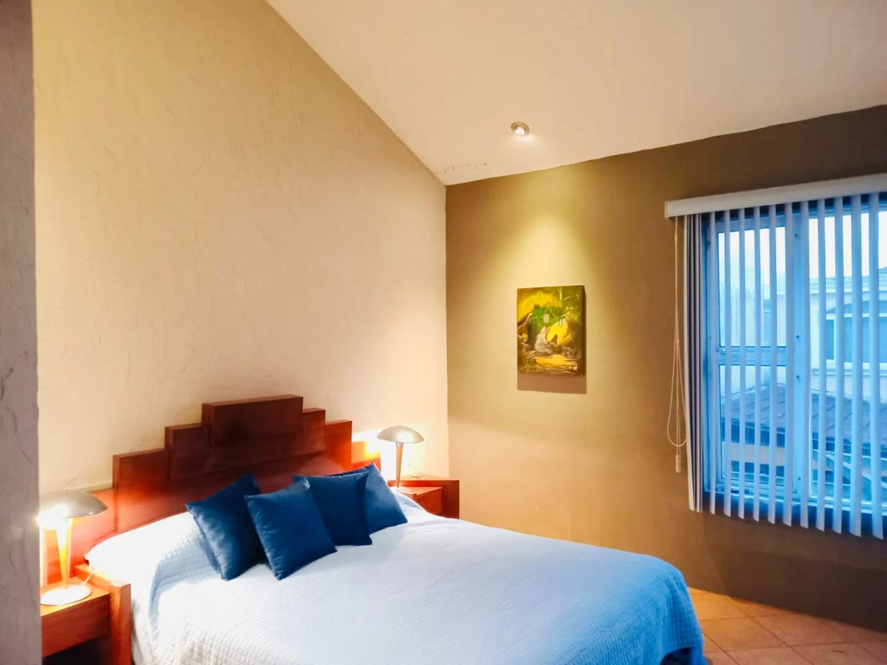 Hermosa casa con jardín en Km 19.5 San José Pinula, Condominio Los Manantiales — Casa en Venta en San José Pinula, Guatemala, Ciudad — foto 15 de 16