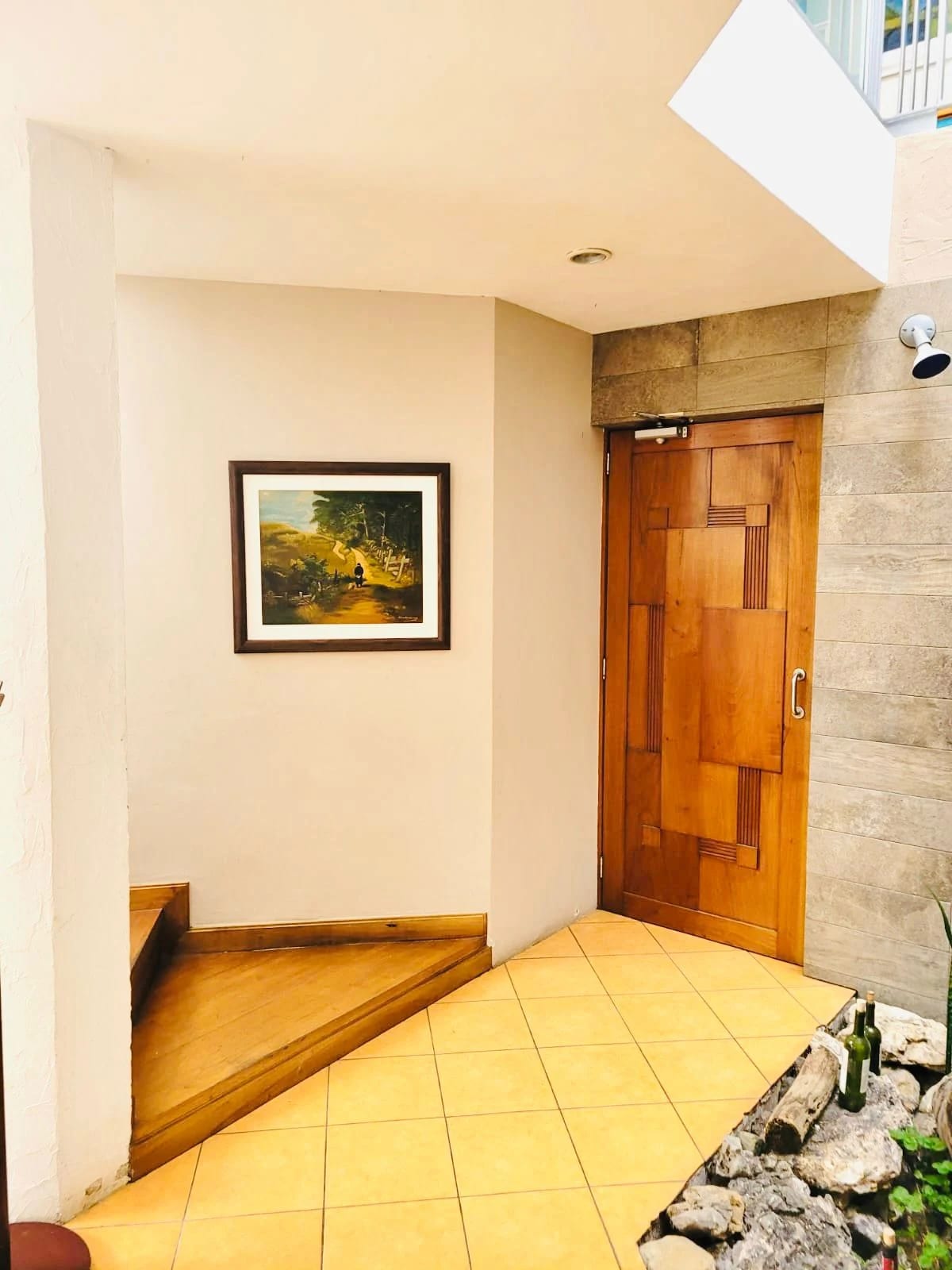 Amplia casa con jardín, bodega y cuarto de servicio en Km 19.5 a San José Pinula — Casa en Venta en San José Pinula, Guatemala, Ciudad — foto 4 de 16