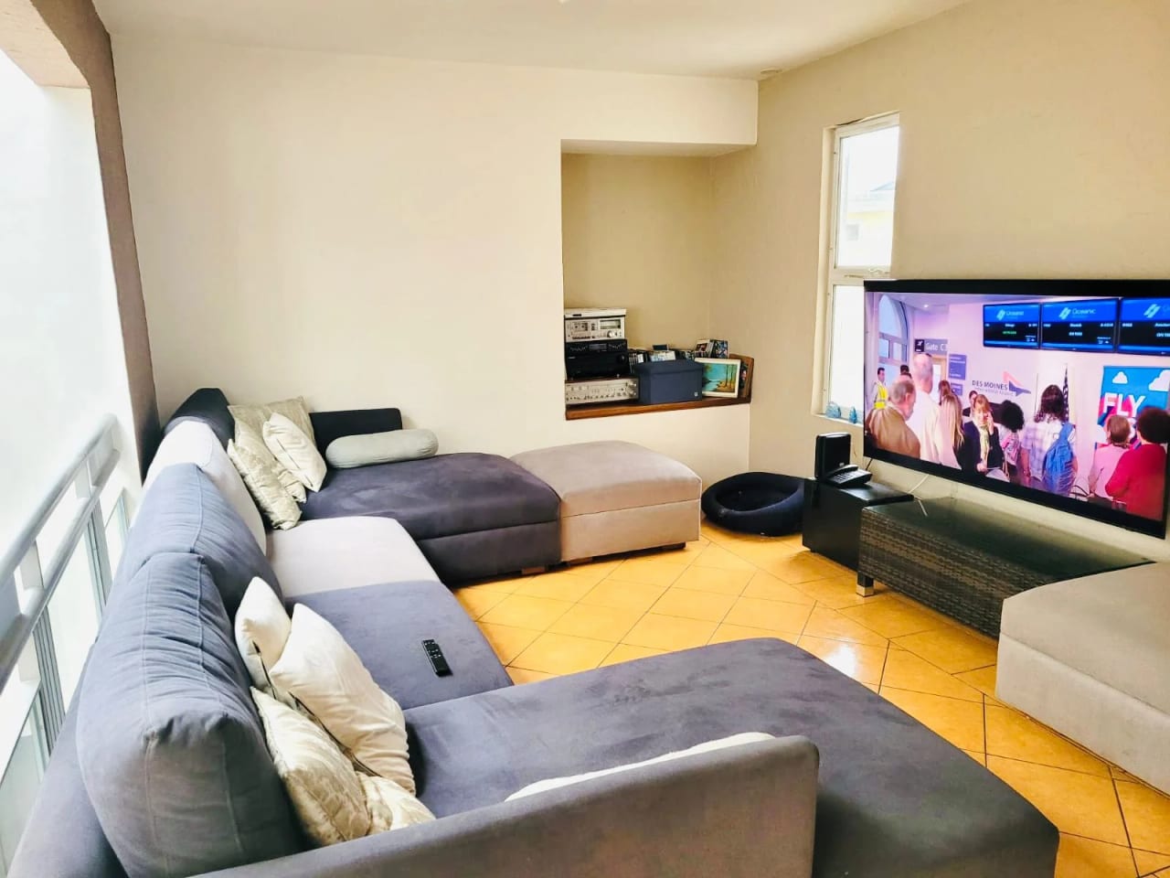 Amplia casa con jardín, bodega y cuarto de servicio en Km 19.5 a San José Pinula — Casa en Venta en San José Pinula, Guatemala, Ciudad — foto 7 de 16