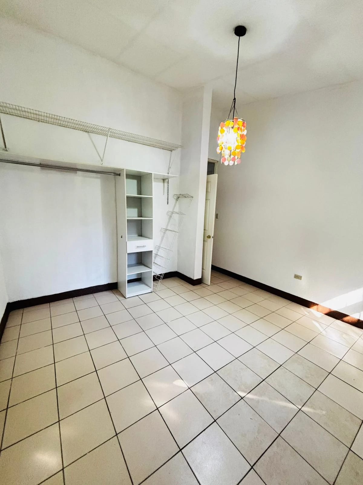 Casa con jardín, fuera de garita en Km 27 CAES — Casa en Venta en Carretera a El Salvador, Guatemala, Ciudad — foto 13 de 17