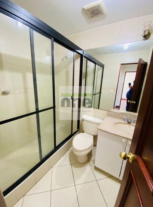 Apartamento de 120 mts. con 2 habitaciones en zona 10 — Casa en Alquiler en Zona 10, Guatemala, Ciudad — foto 10 de 13