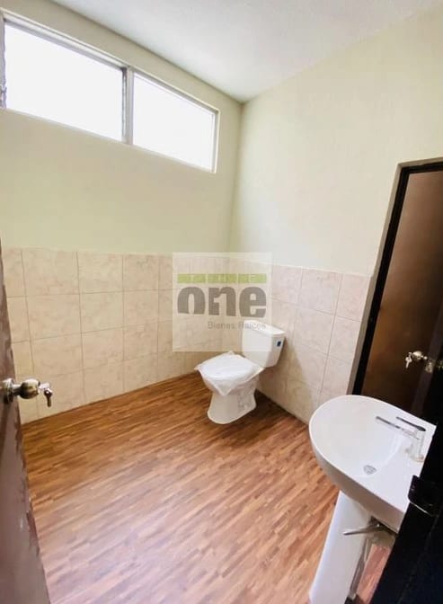 Alquiler de casa para oficinas en zona 10 Oakland - fuera de garita — Casa en Alquiler en Zona 10, Guatemala, Ciudad — foto 9 de 10